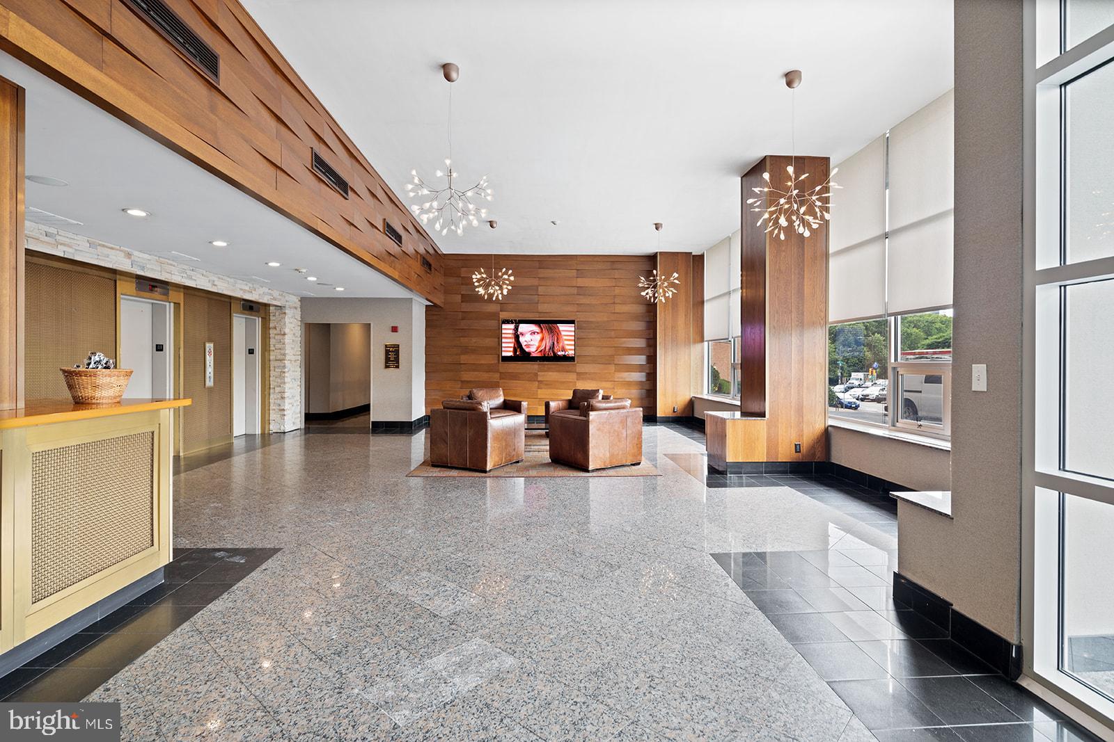 ART MUSEUM AREA - Residential Lease