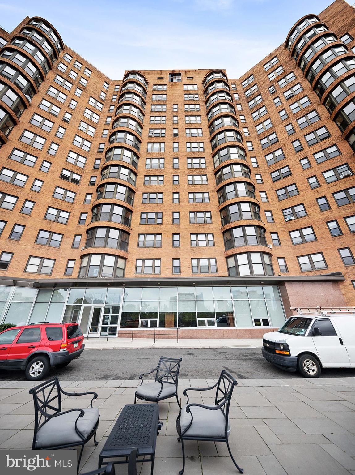 ART MUSEUM AREA - Residential Lease