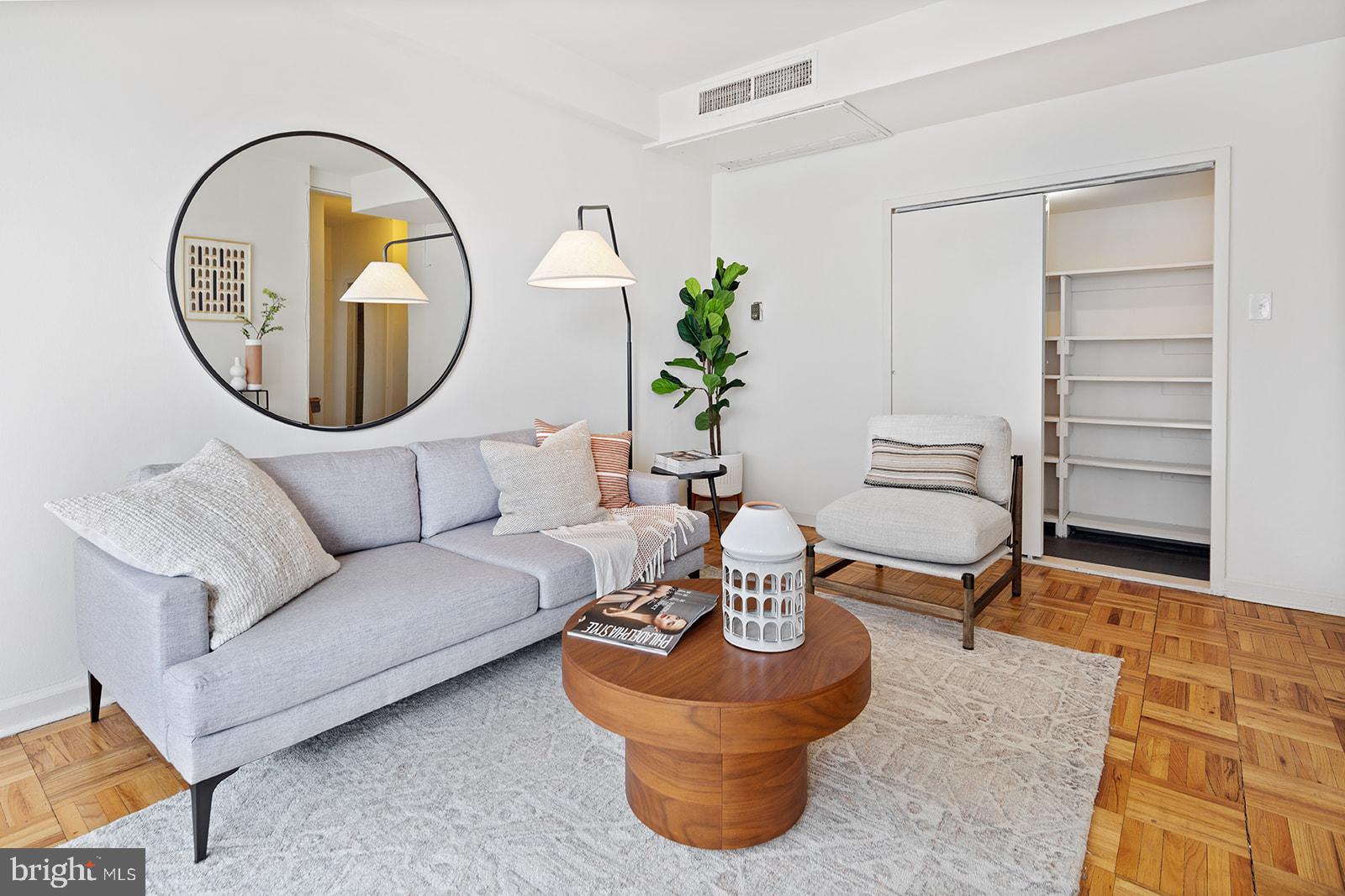 ART MUSEUM AREA - Residential Lease