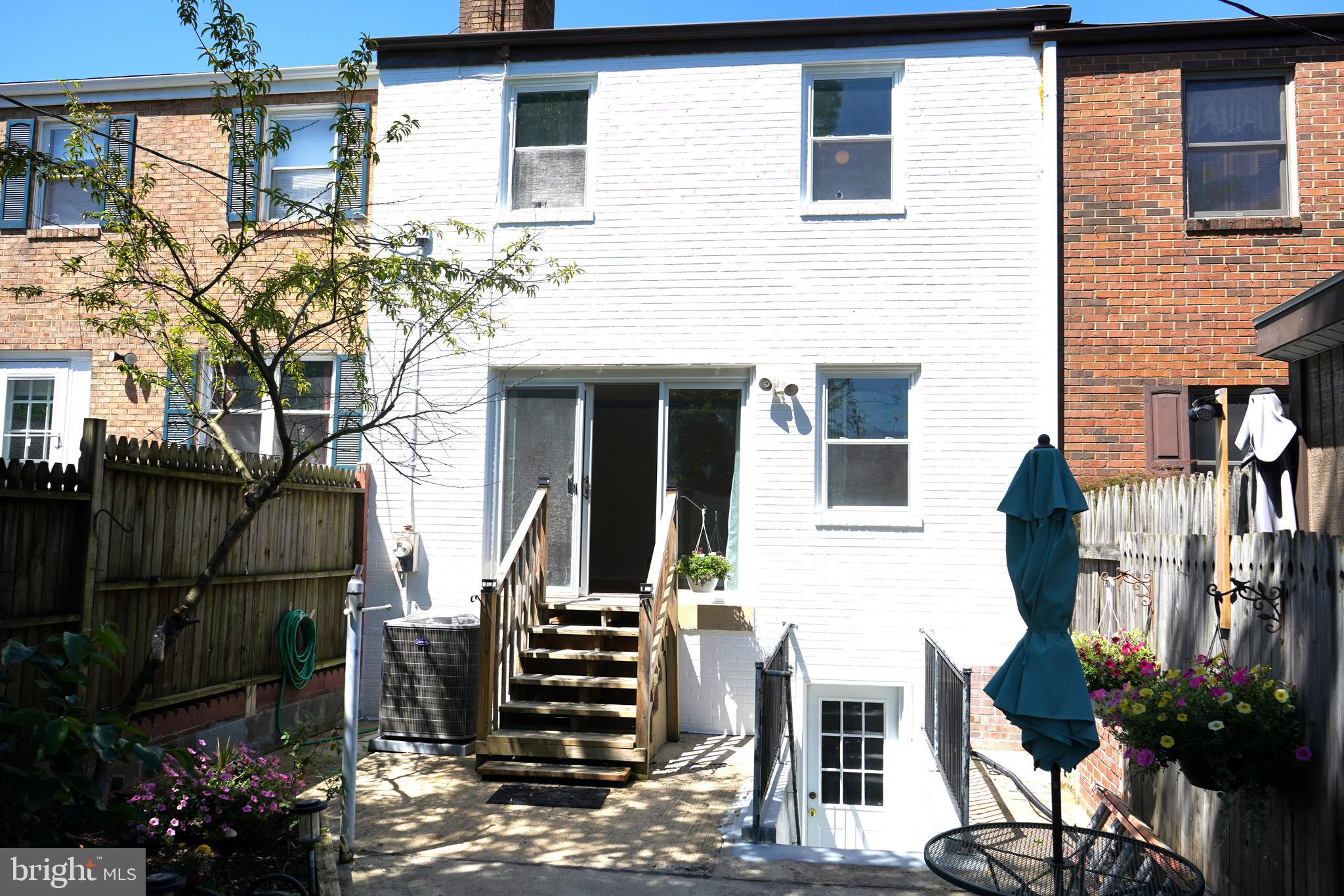CARLYN PARK - Residential