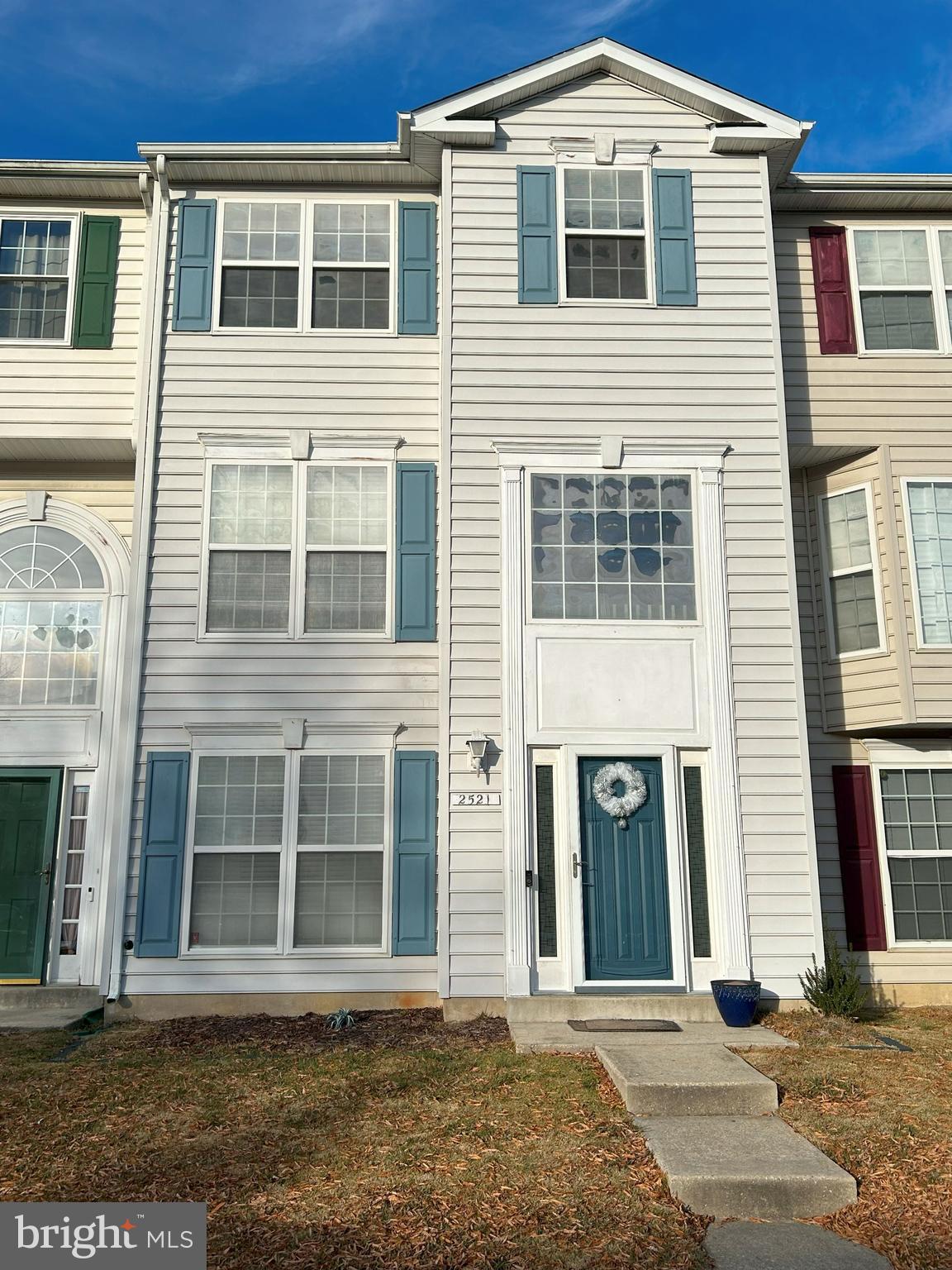 Housing Choice Vouchers are gladly welcomed. Ready for immediate move in.  Professional images are coming soon.

Come and see this 4 bed/3.5 spacious town home with entry level bed and full bathroom, along with a bonus room that has access to the backyard patio. The second level has the eat in kitchen, formal dining room, living room and 1/2 bath. The top level has 3 bedrooms, and 2 full bathrooms. 

Online application only $39 PER Adult, please list anyone under 18 as an occupant on your application but all persons over 18 must apply. Pets 20 lbs or less are okay, but on a case-by-case basis, the non -refundable pet fee is $500, no pet rent. NO SMOKING. Tenants must provide renters insurance and provide proof of such insurance before moving in. Gross Income needs to be 3 times the rent. The fire place is to not be utilized. 6 month unfurnished lease available @ $3400.