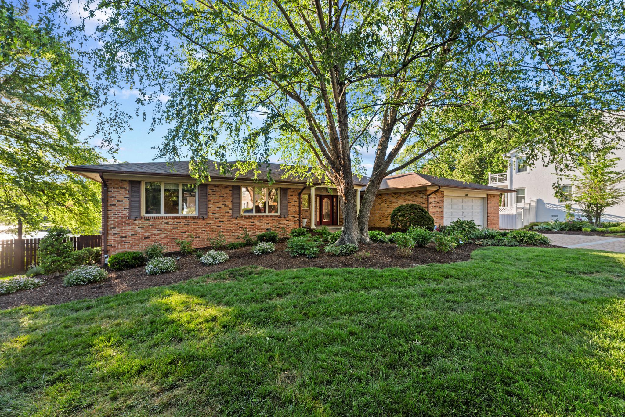 TANTALLON ON THE POTOMAC - Residential