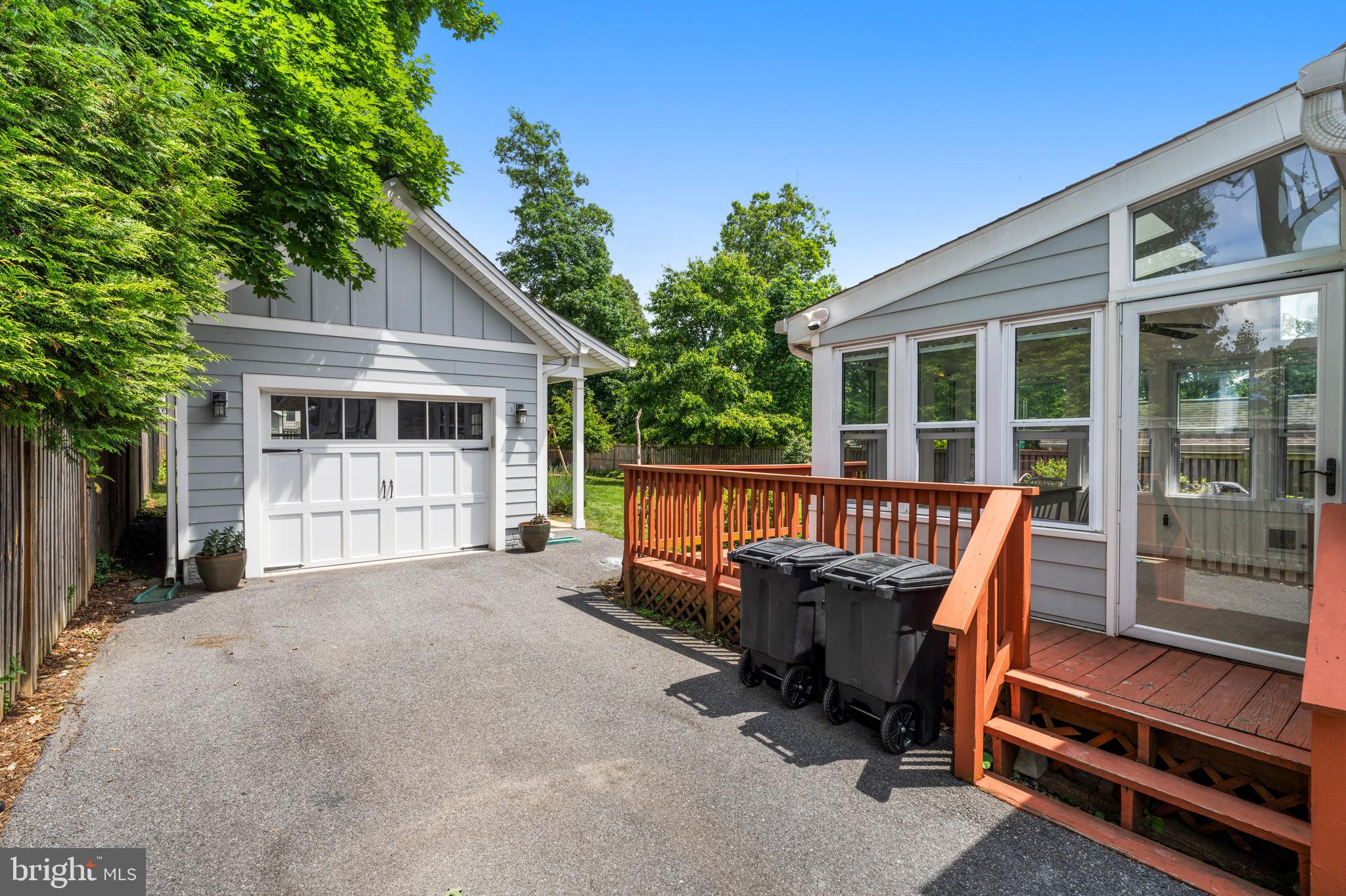 OAK LODGE - Residential