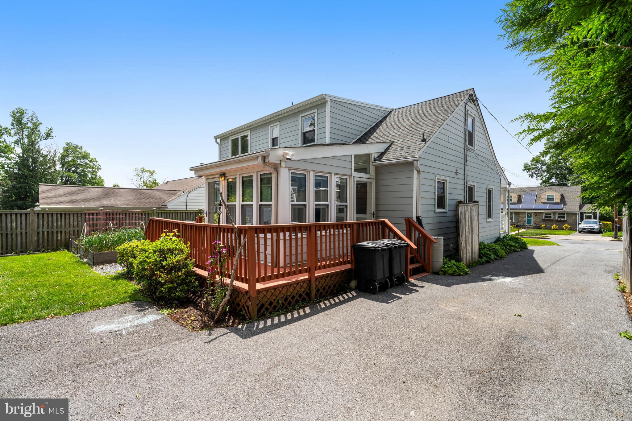 OAK LODGE - Residential