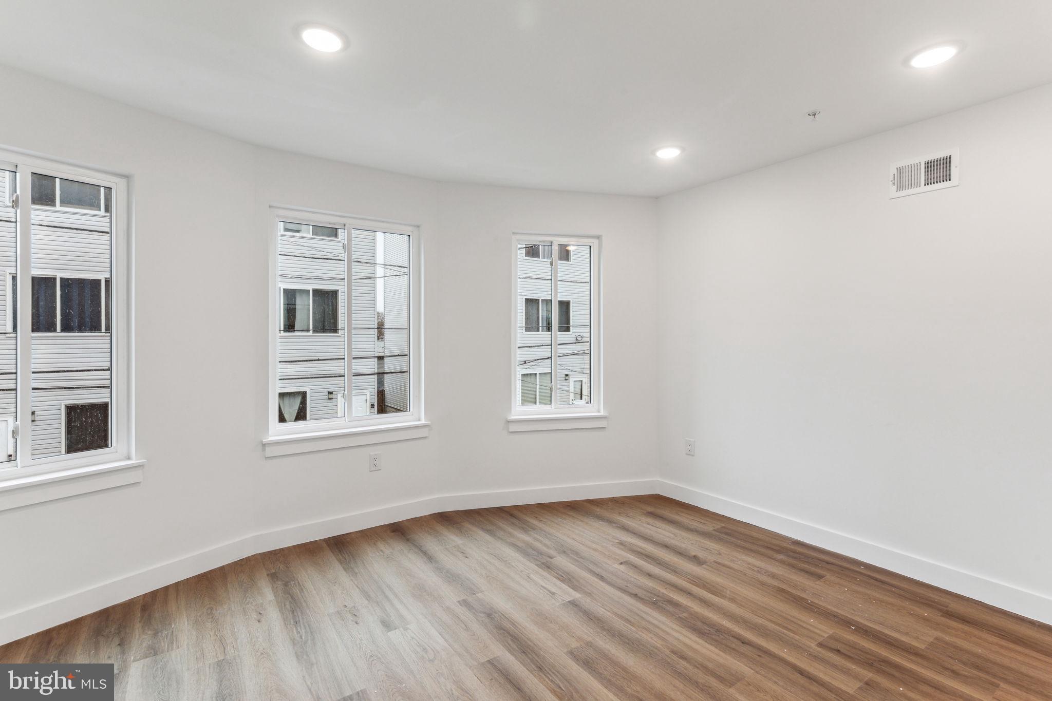 NORRIS SQUARE - Residential