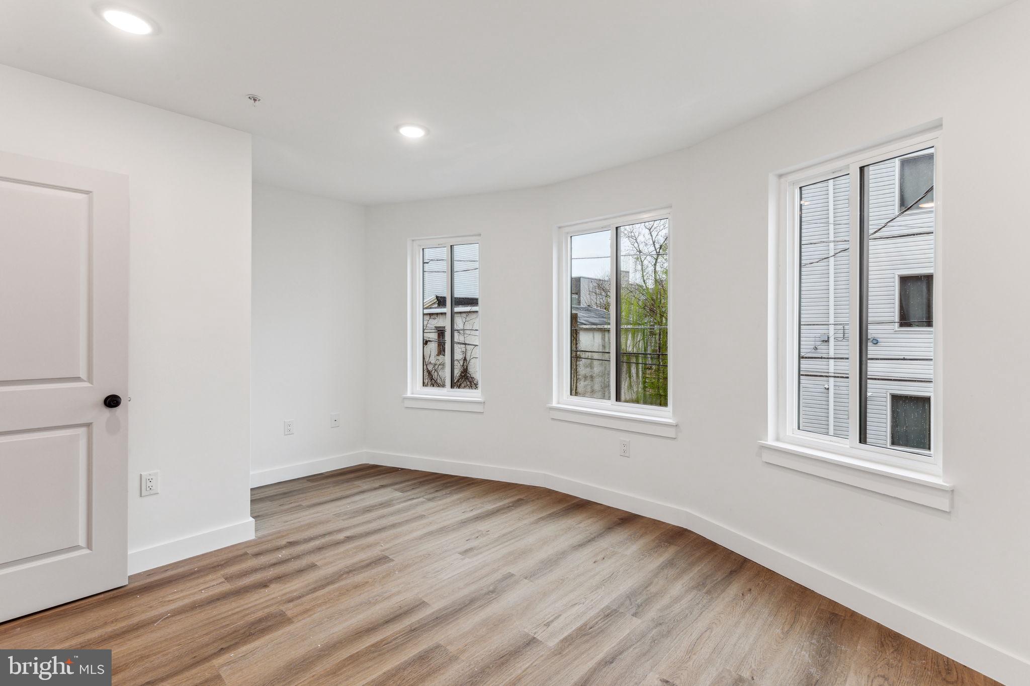 NORRIS SQUARE - Residential