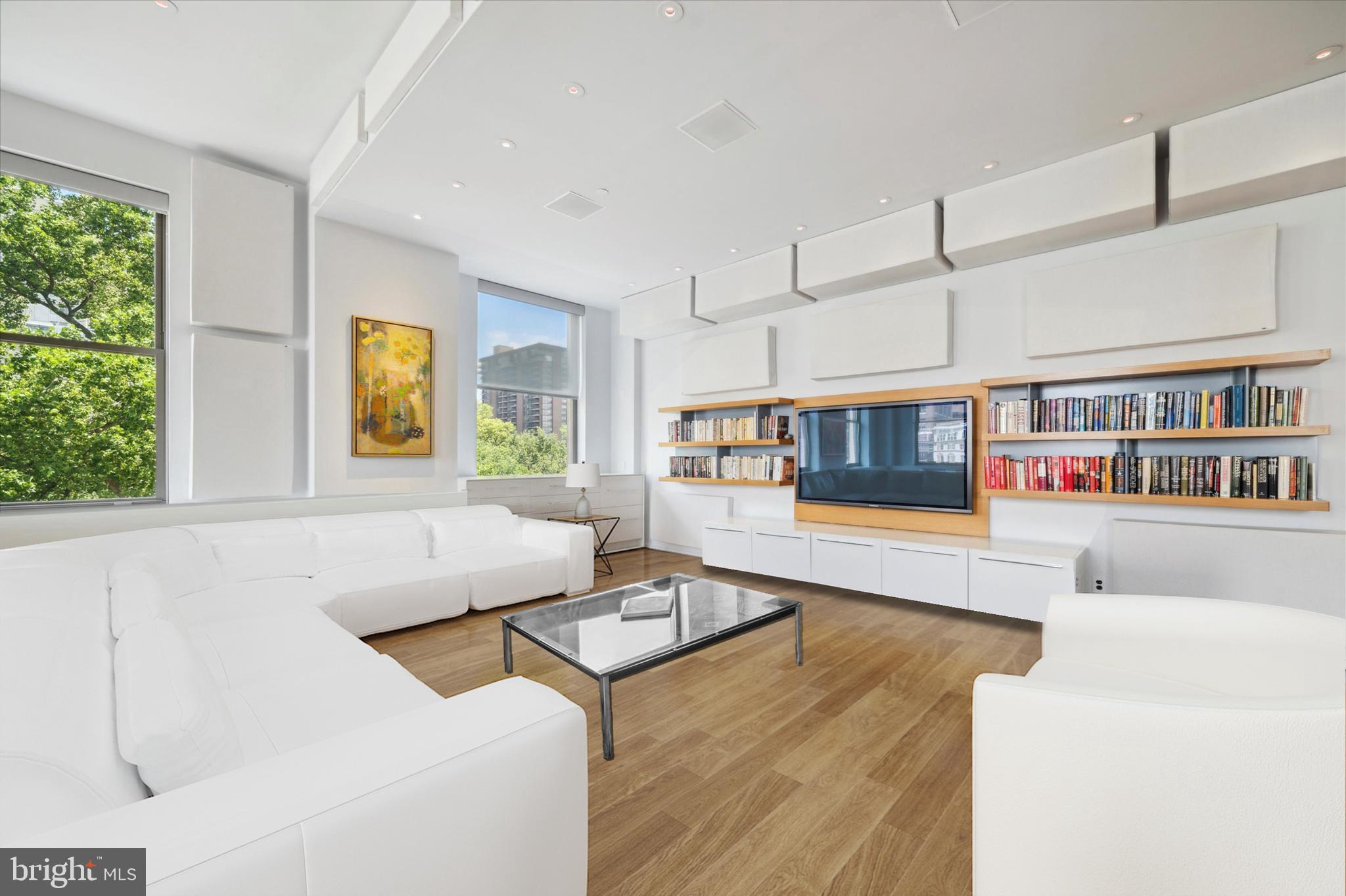 SOCIETY HILL - Residential