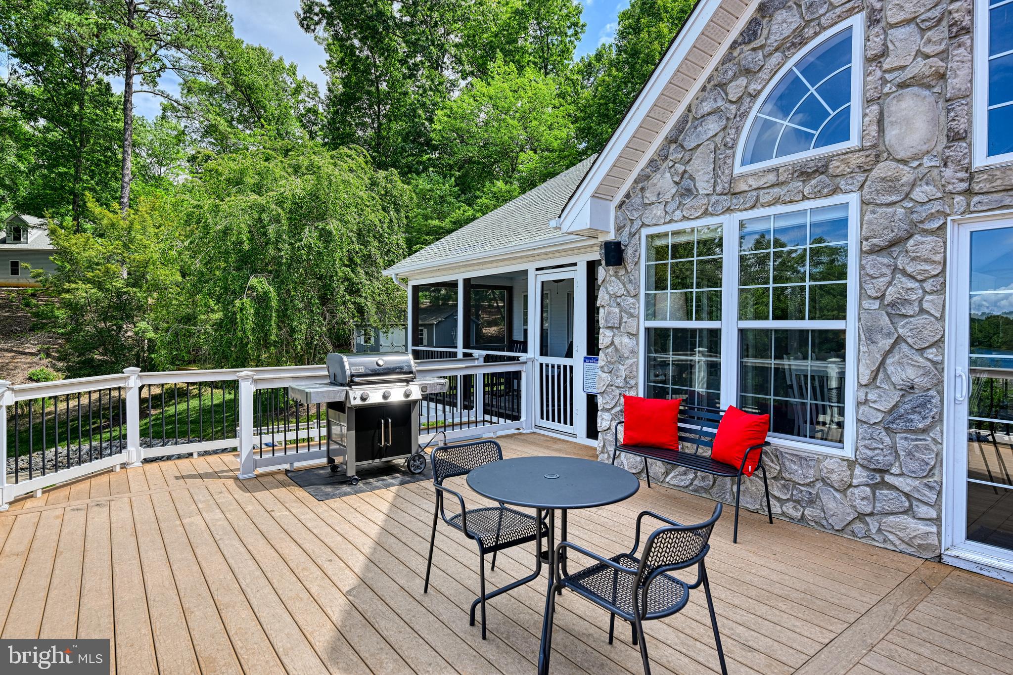 MYSTIC POINTE - Residential