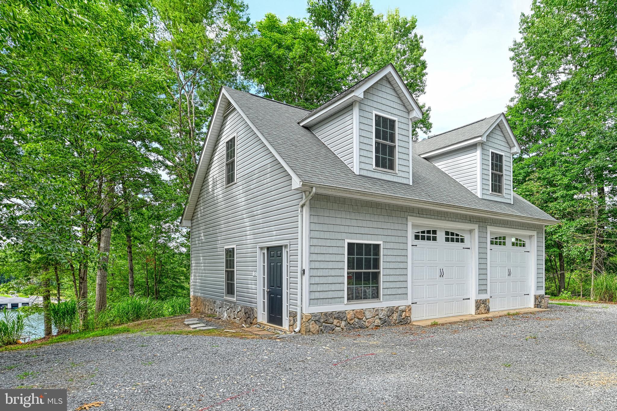 MYSTIC POINTE - Residential