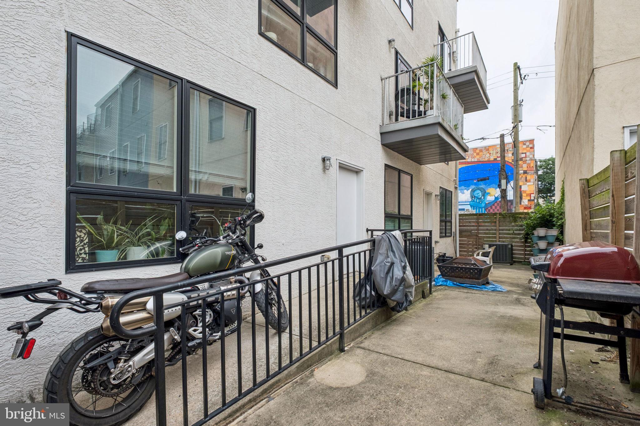 ART MUSEUM AREA - Residential Income