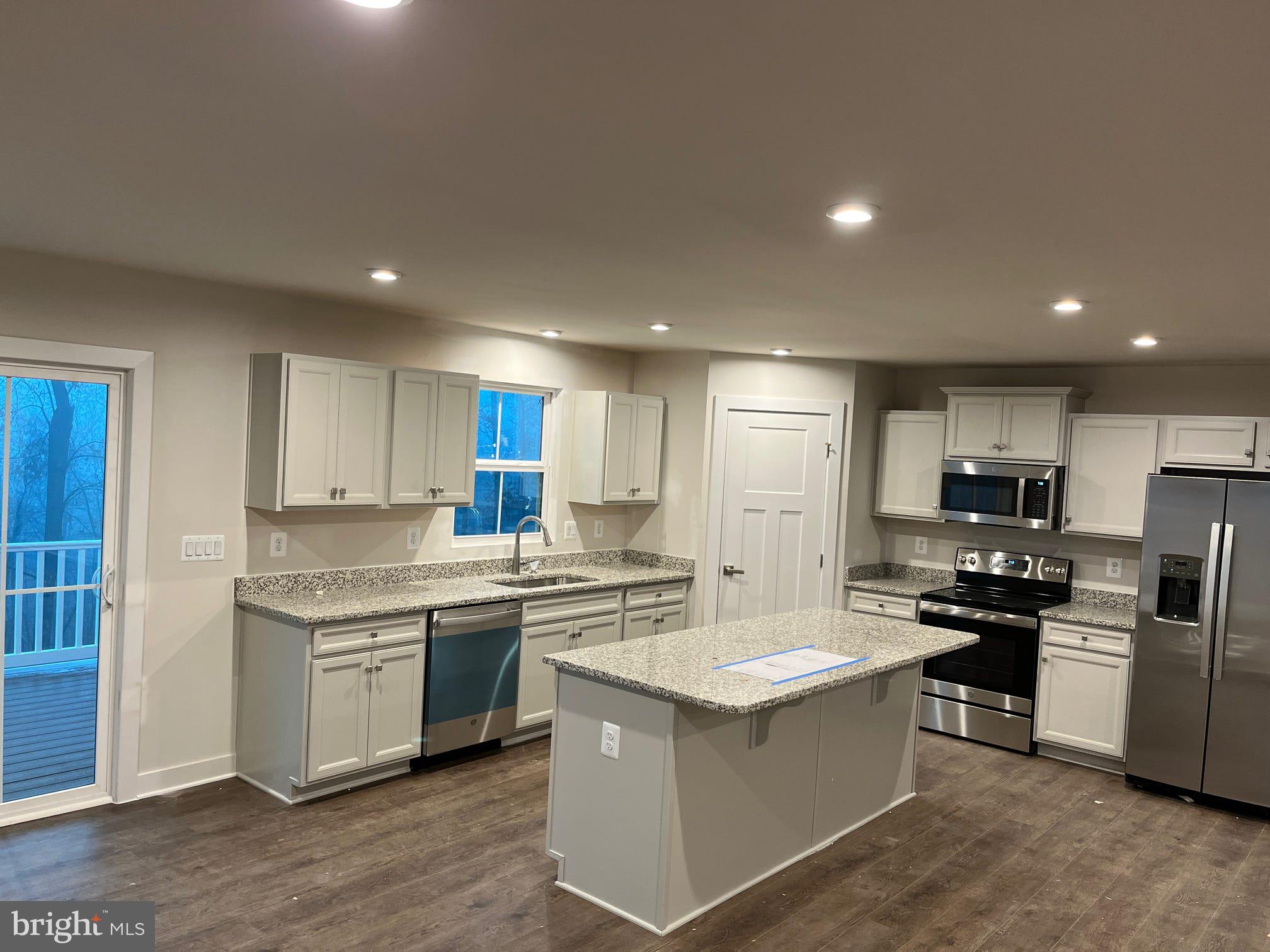 SOUTH BROOK - Residential