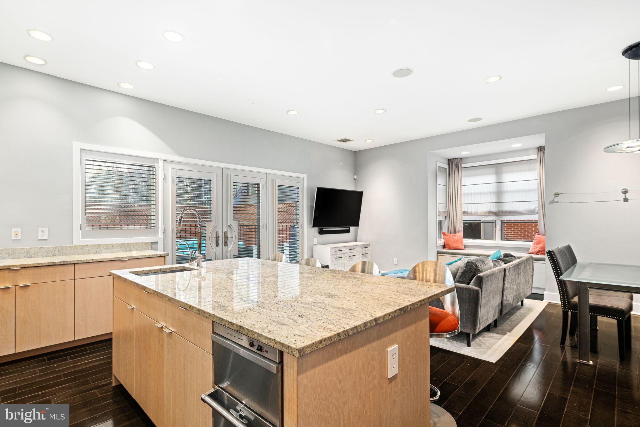 AVENUE OF THE ARTS - Residential