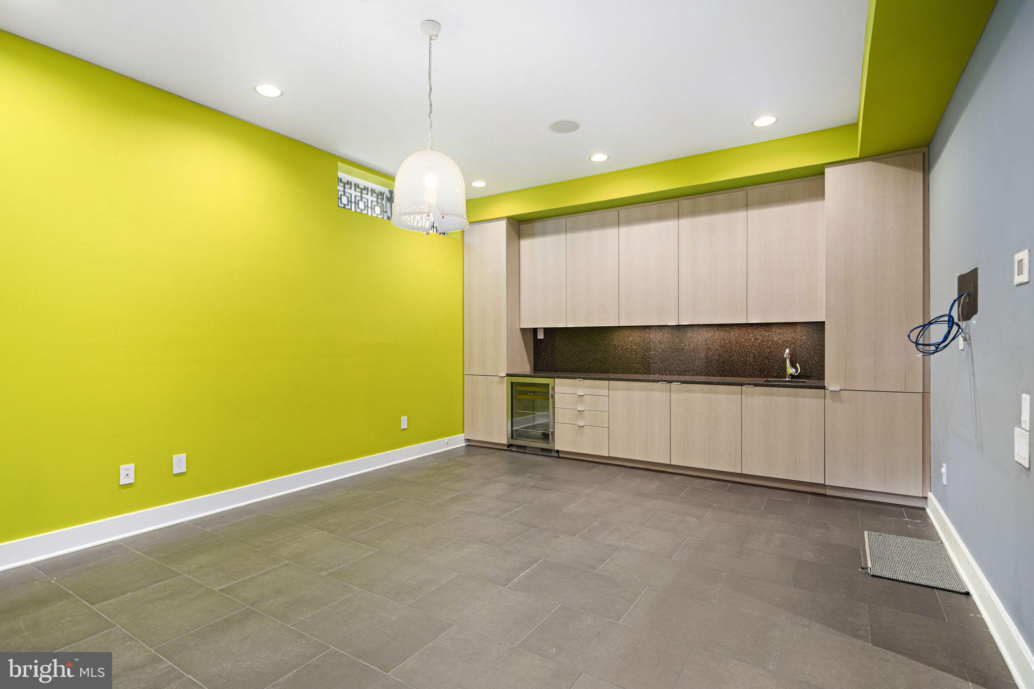 AVENUE OF THE ARTS - Residential