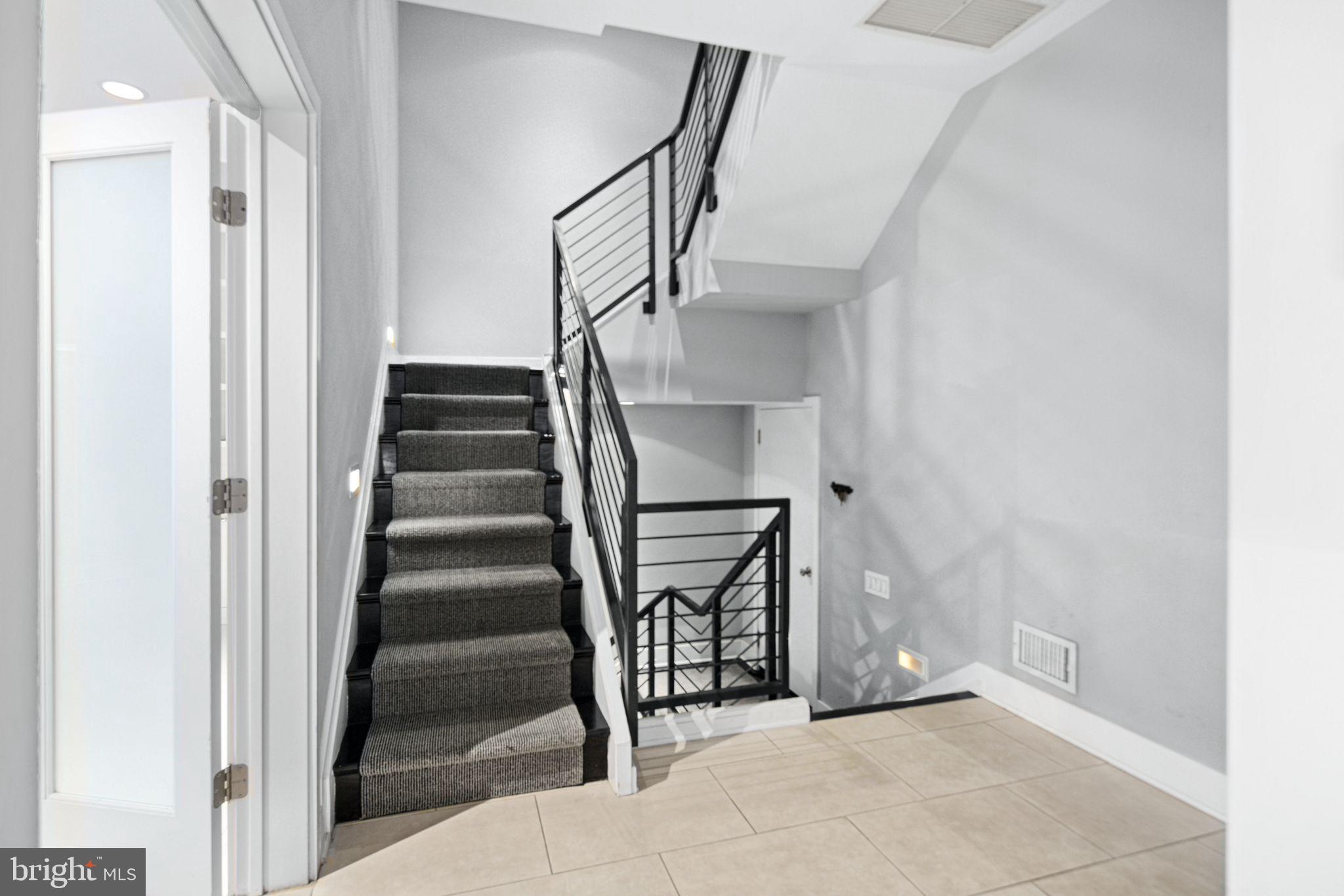 AVENUE OF THE ARTS - Residential