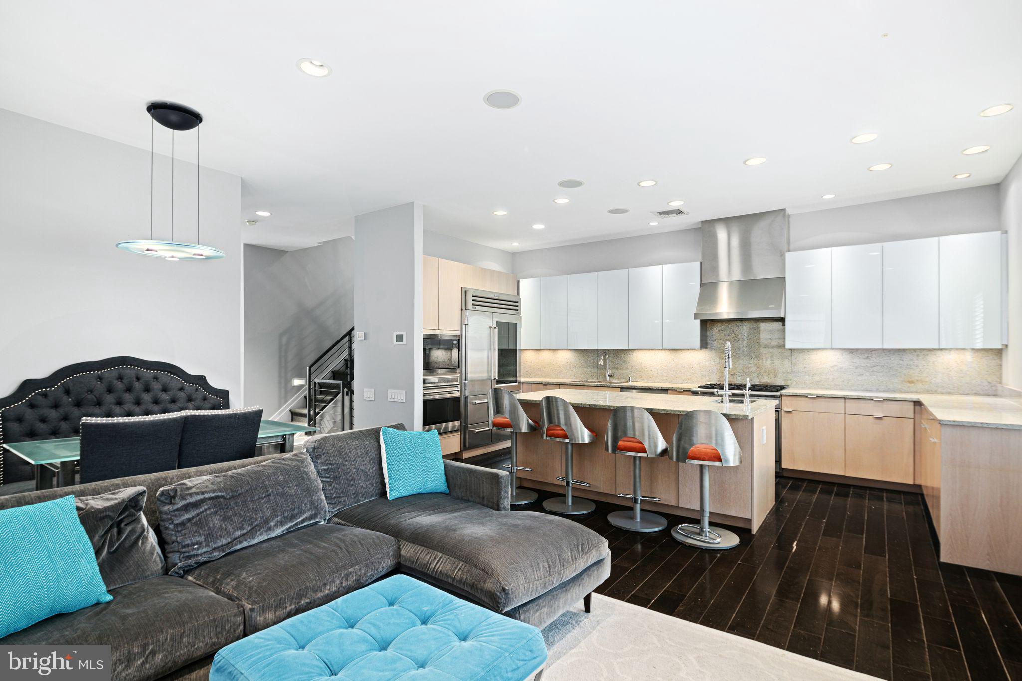 AVENUE OF THE ARTS - Residential