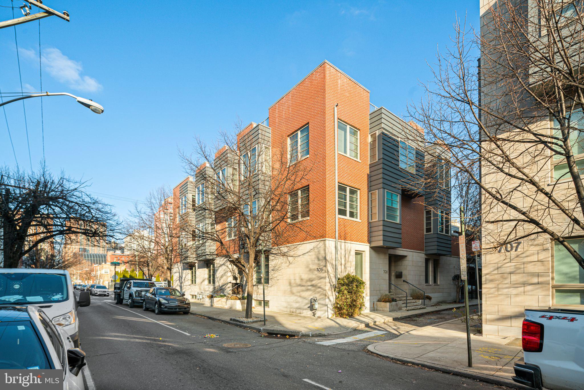 AVENUE OF THE ARTS - Residential