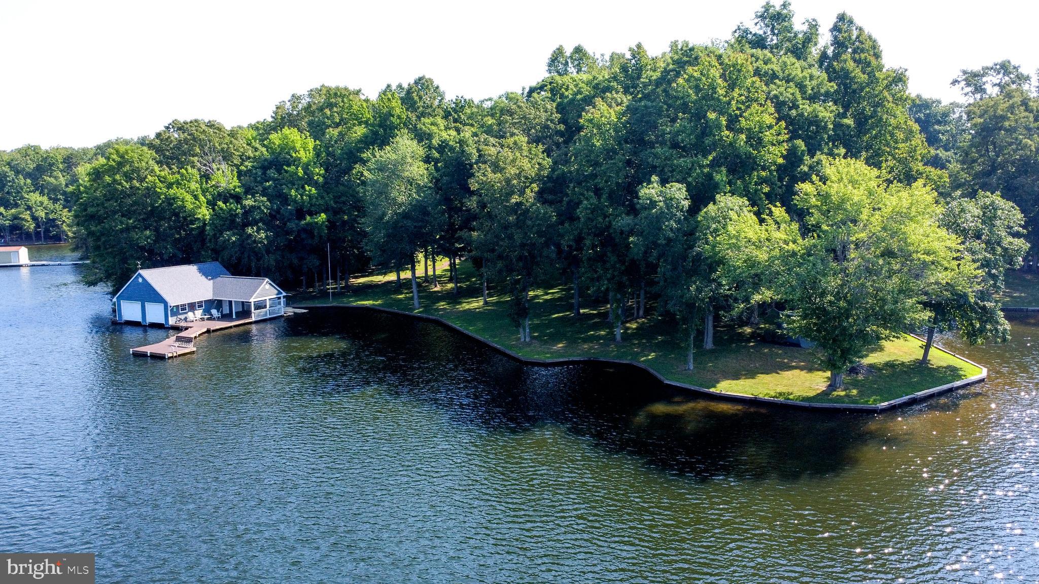 FOXWOOD MANOR - Residential