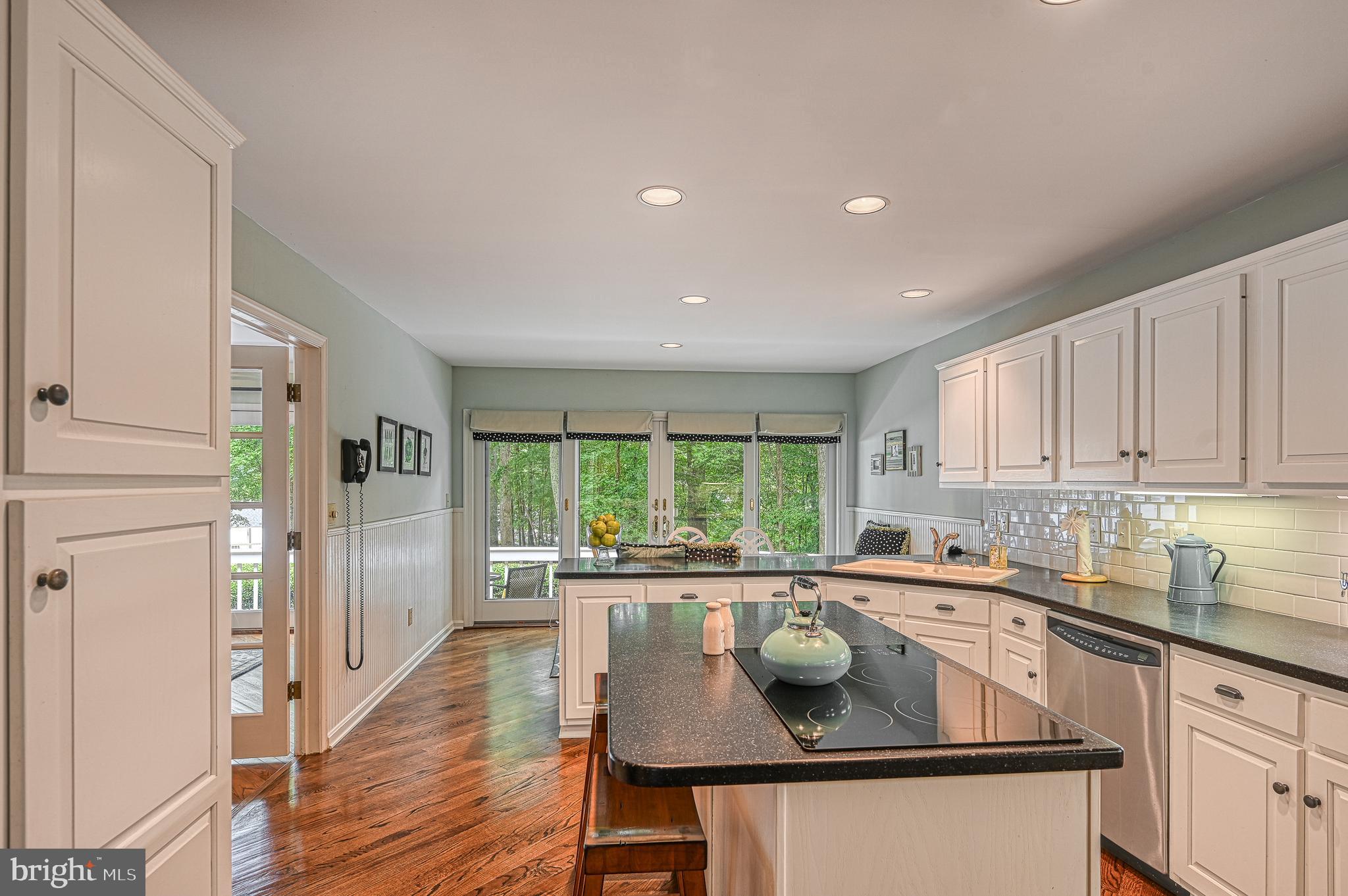 FOXWOOD MANOR - Residential