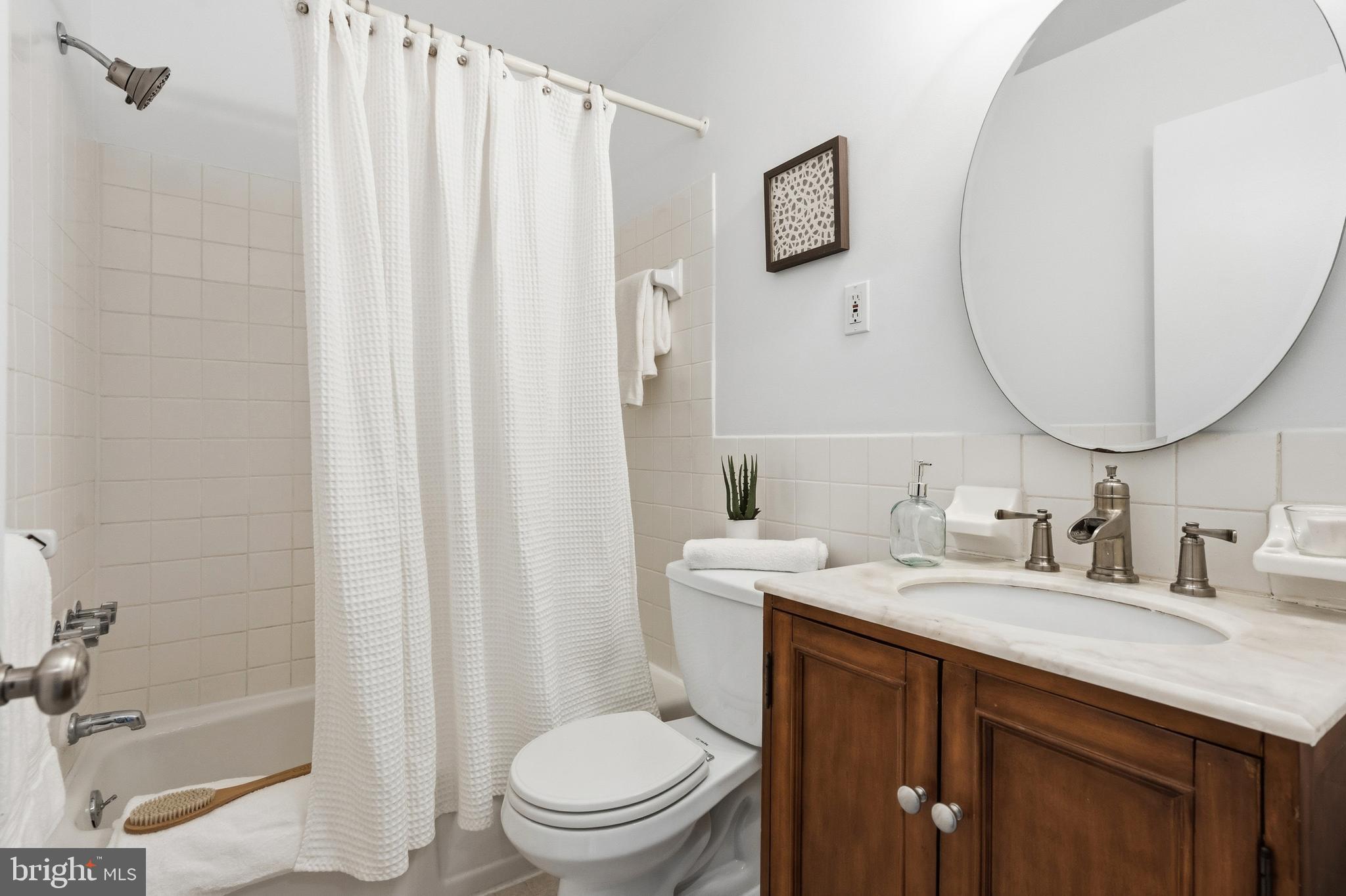 PARKSIDE CONDOMINIUMS - Residential