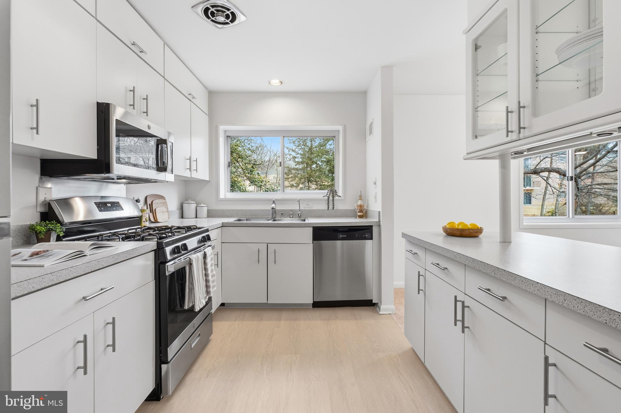 PARKSIDE CONDOMINIUMS - Residential