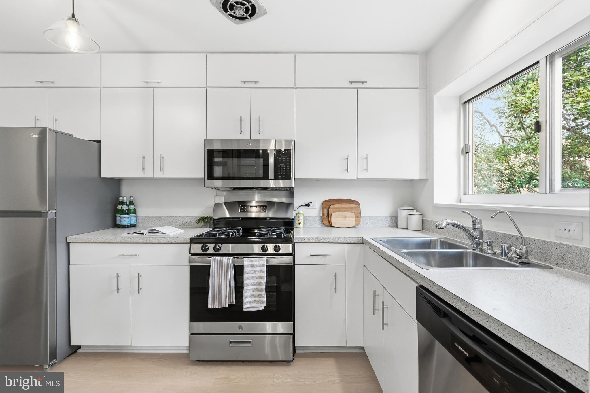PARKSIDE CONDOMINIUMS - Residential