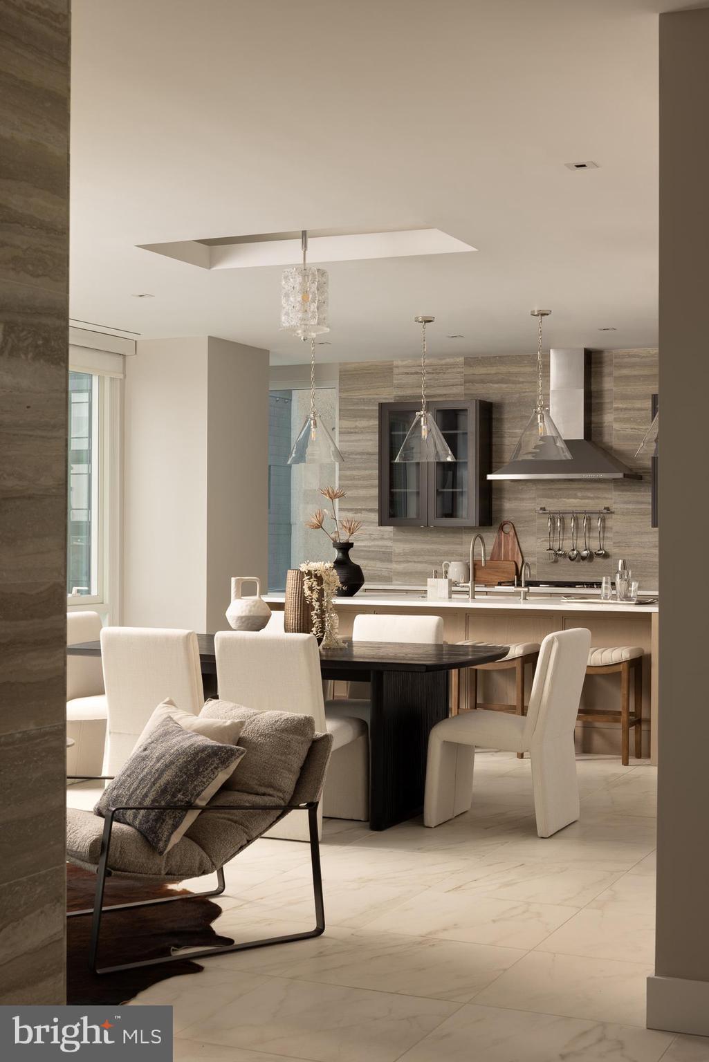WASHINGTON SQ - Residential