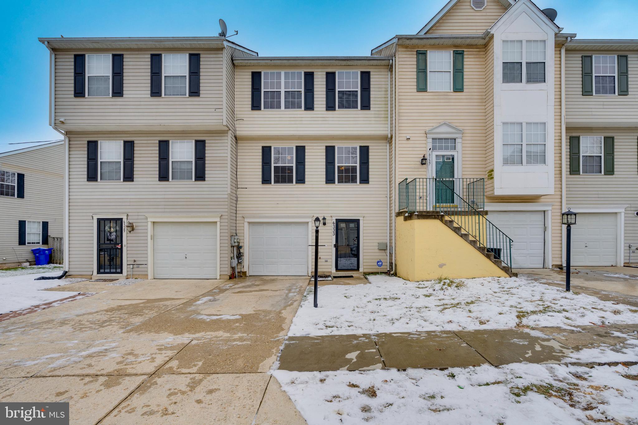SOUTH HAMPTON - Residential