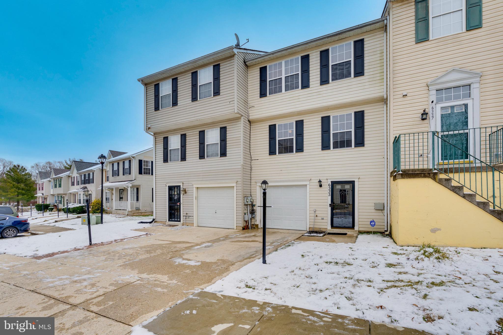SOUTH HAMPTON - Residential