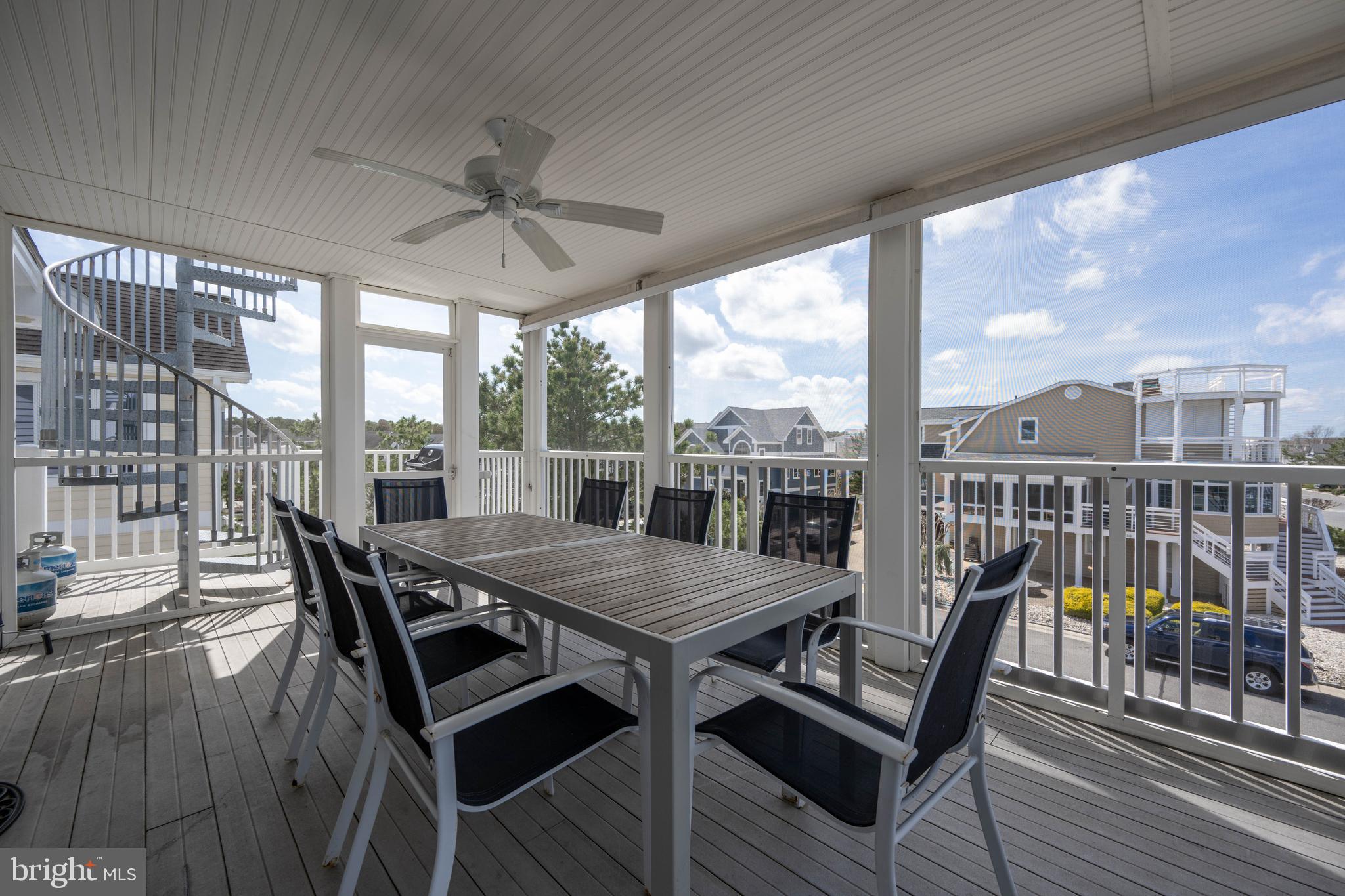 CAPE SHORES - Residential