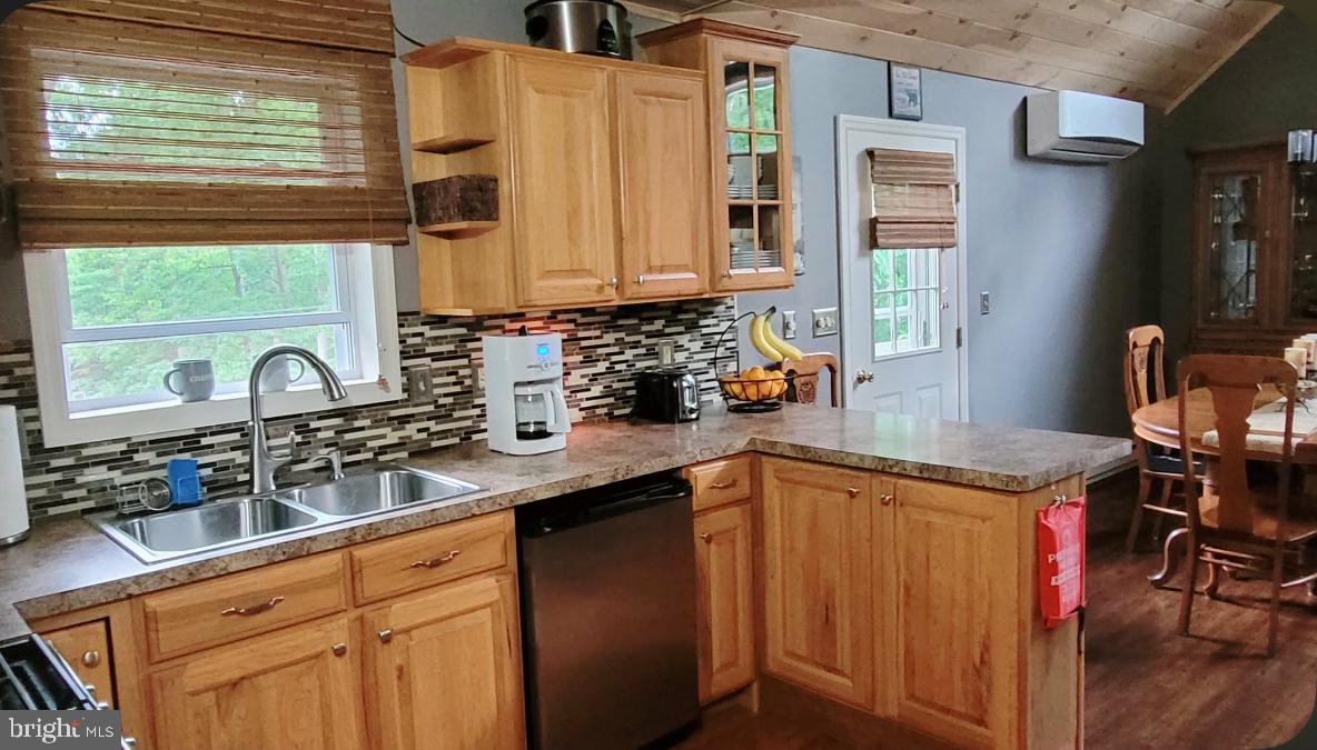 BEECH MOUNTAIN LAKES - Residential