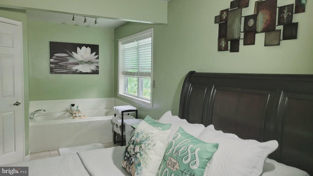 BEECH MOUNTAIN LAKES - Residential