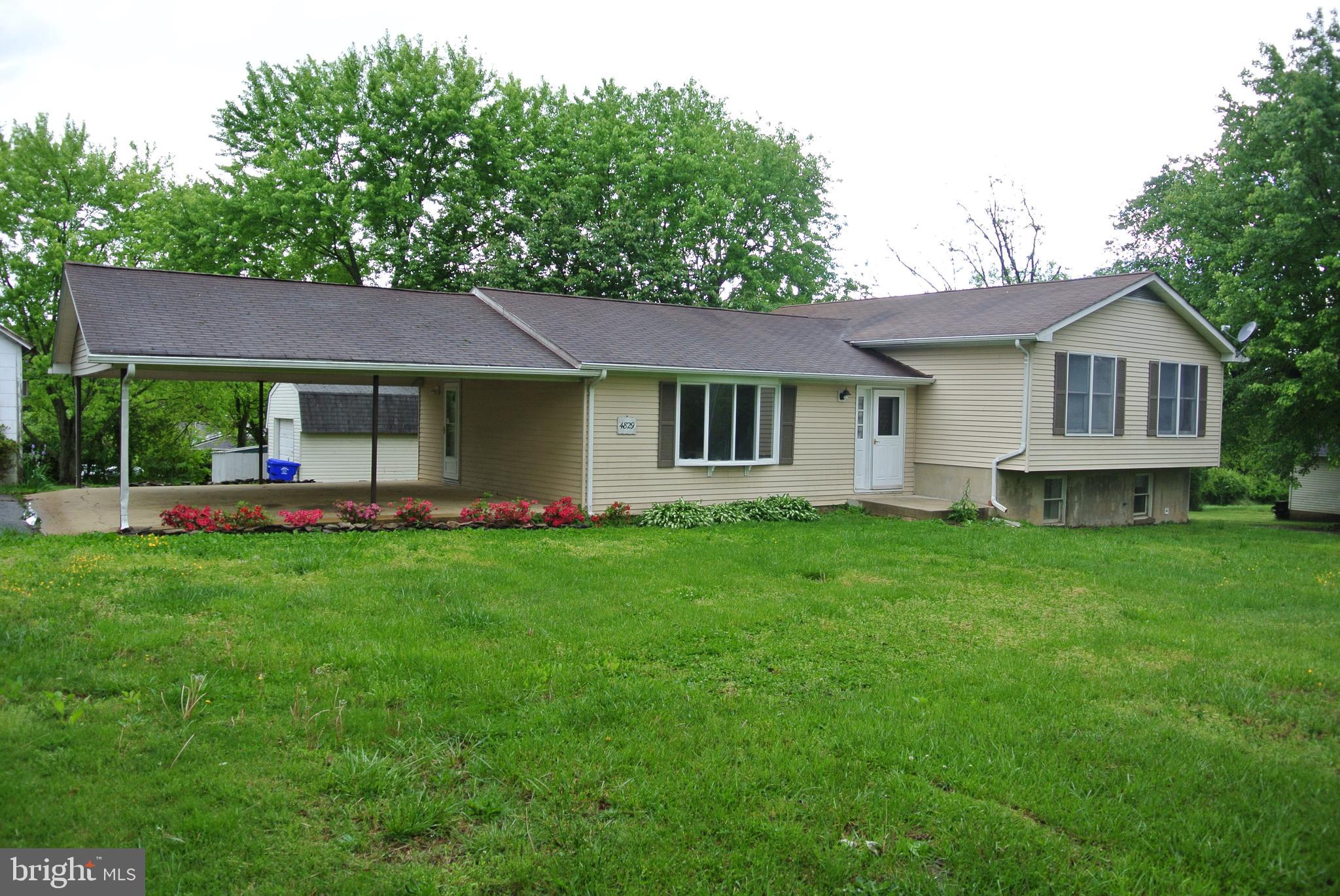 Well Maintained 3 Bedroom Home.  Pets on Case-By-Case basis. Close to Indian Head Base and Stump Neck.  Great commuting location.  Available Immediately