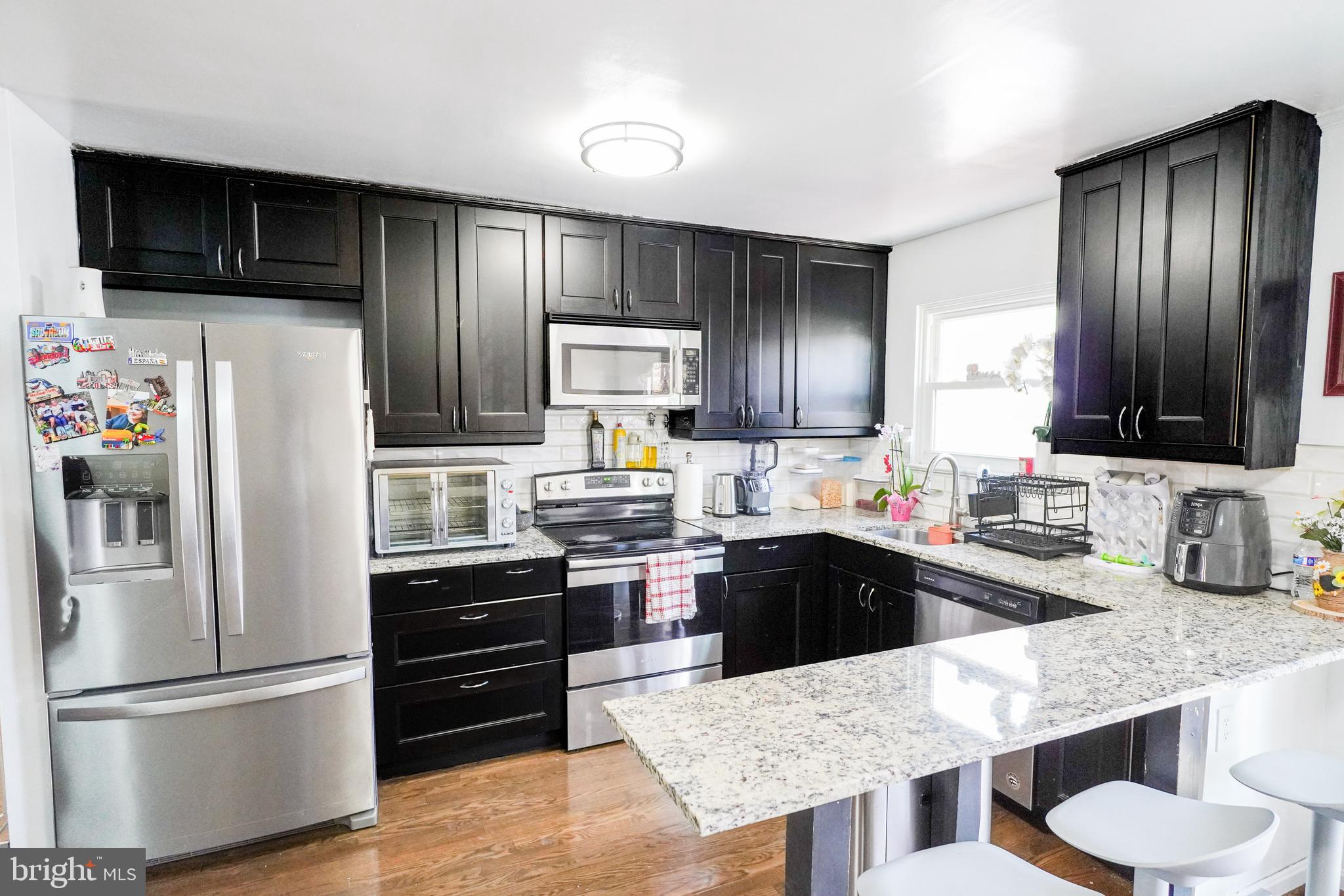 SHANNON SQUARE - Residential