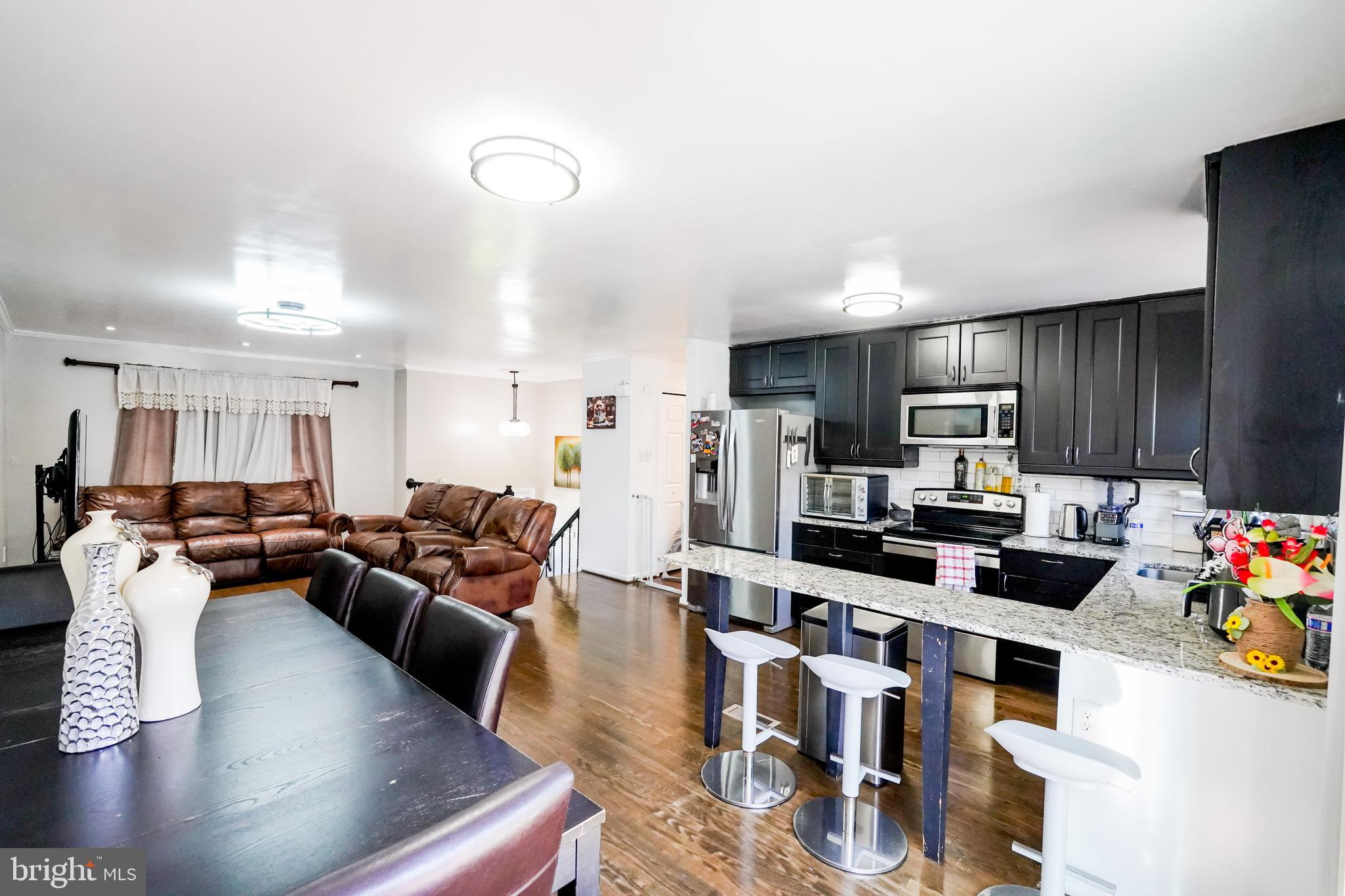 SHANNON SQUARE - Residential