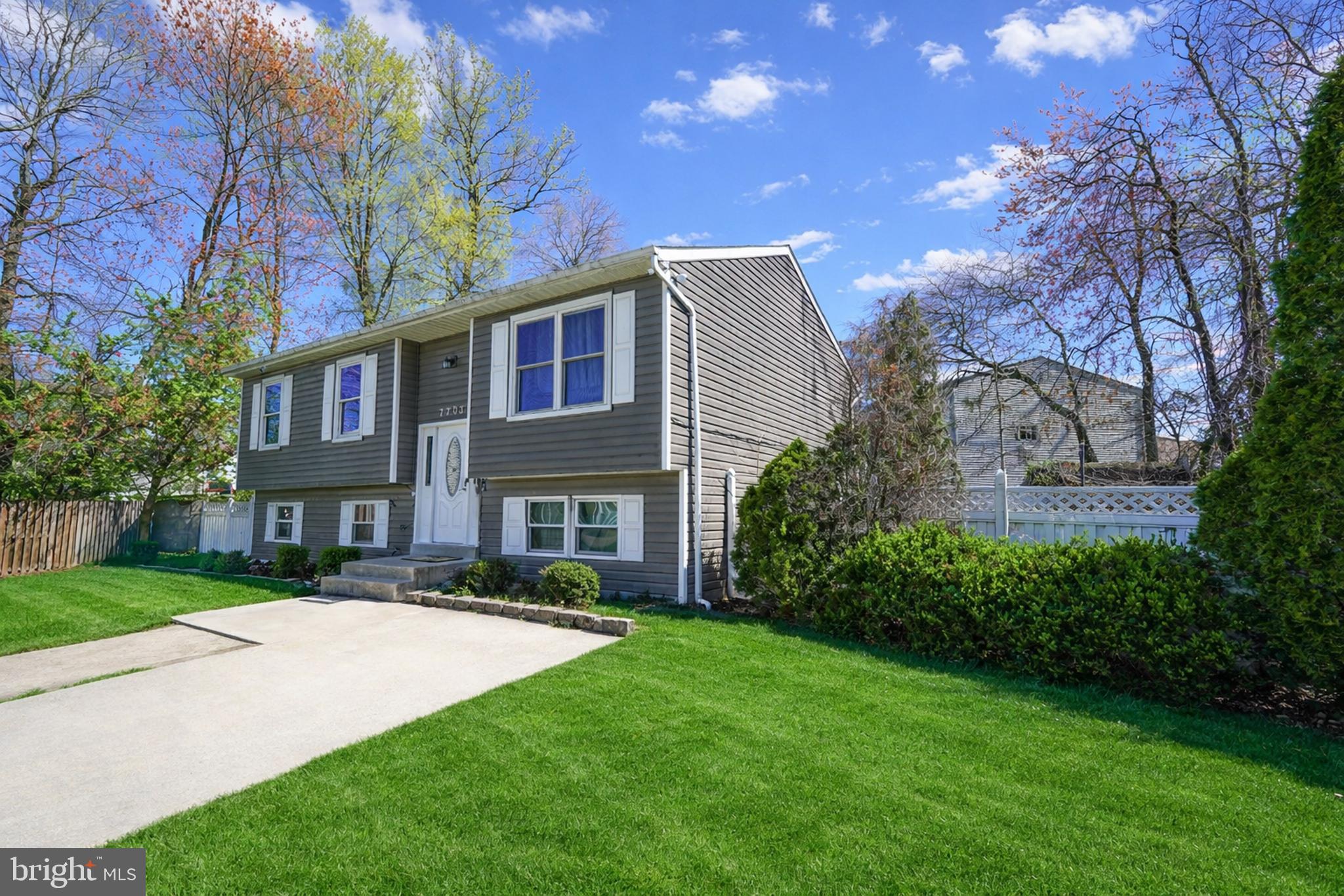 SHANNON SQUARE - Residential