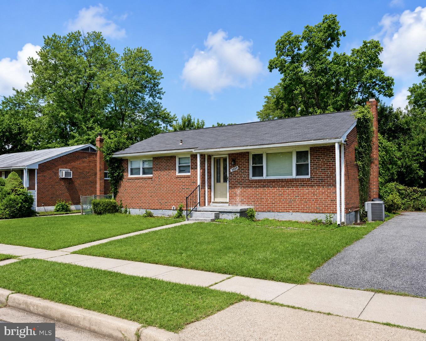 WINDSOR MILL MANOR - Residential
