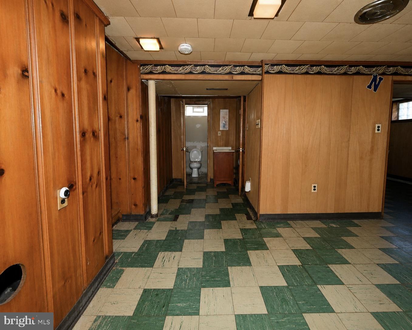 WINDSOR MILL MANOR - Residential