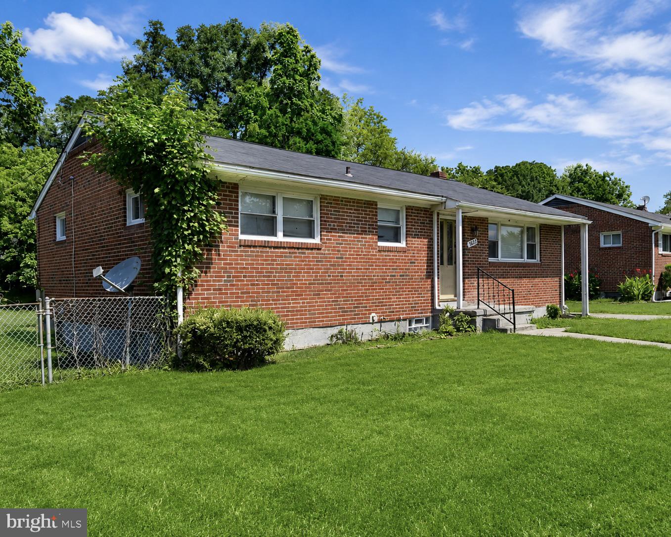 WINDSOR MILL MANOR - Residential