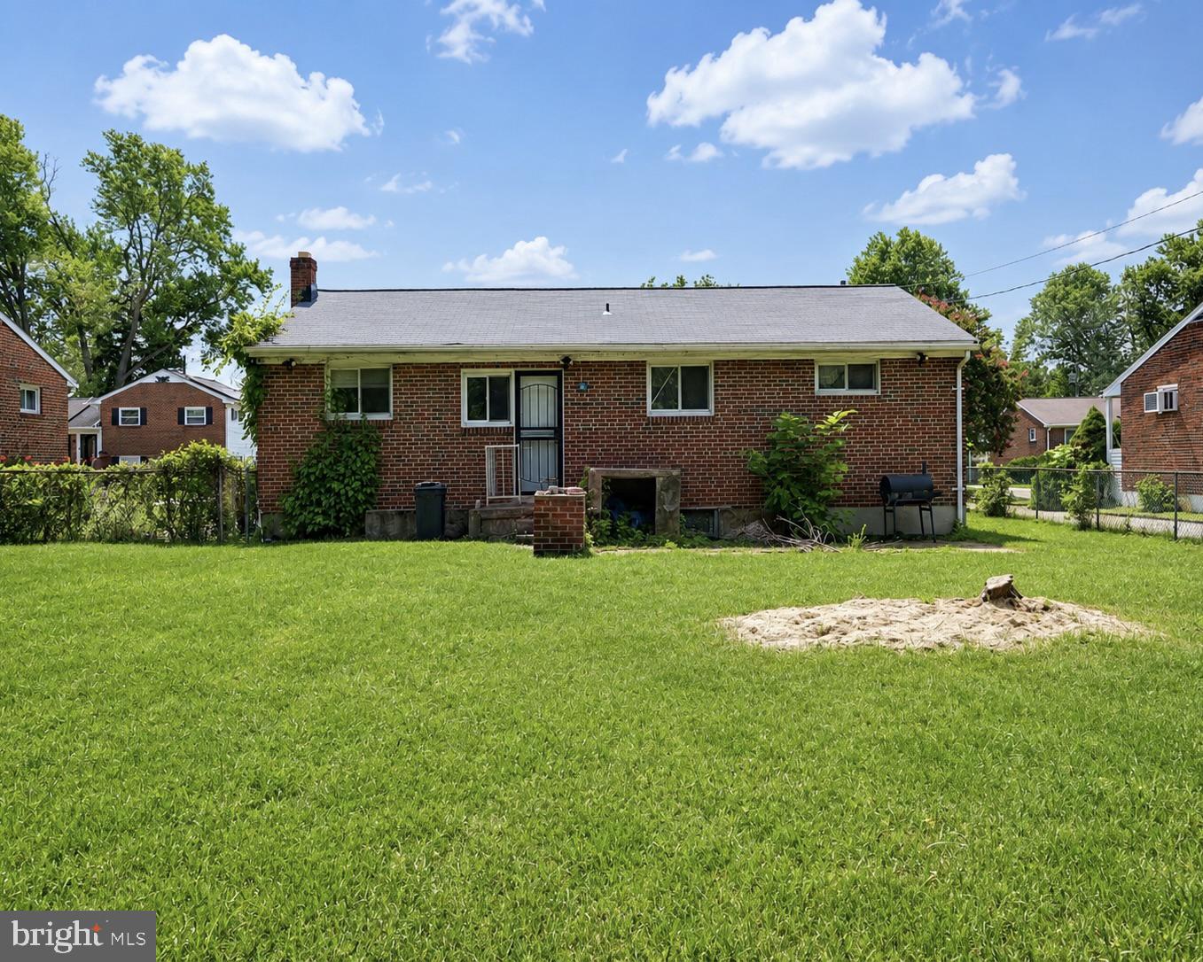 WINDSOR MILL MANOR - Residential