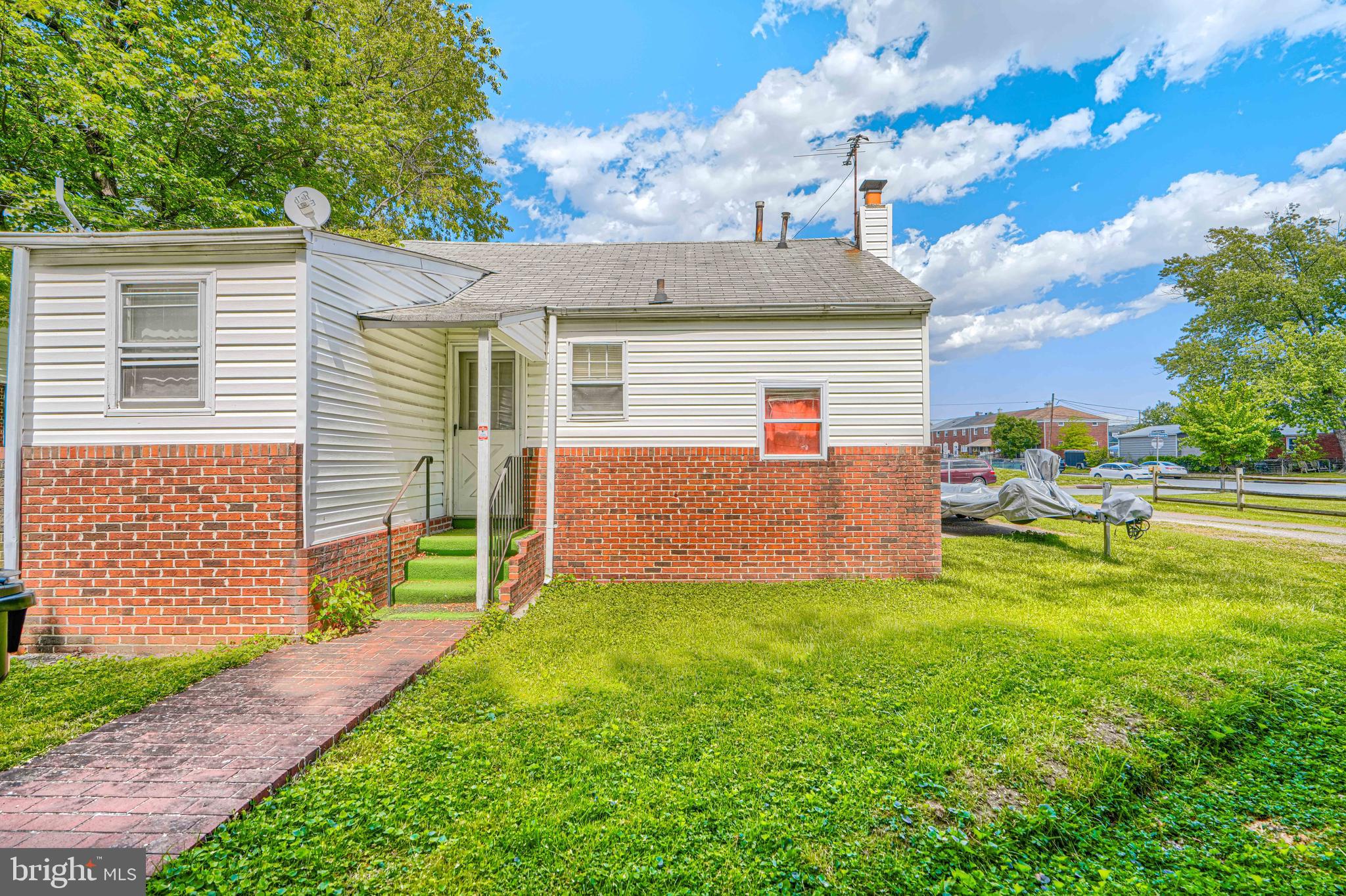 Great opportunity in Middle River! This home offers a functional layout with comfortable living spaces, spacious bedrooms, and plenty of potential to make it your own. The kitchen provides everyday convenience, while the outdoor space is perfect for relaxing, entertaining, or enjoying time outside. Conveniently located near shopping, dining, parks, schools, and major commuter routes. A great option for buyers looking for comfort, value, and opportunity!
