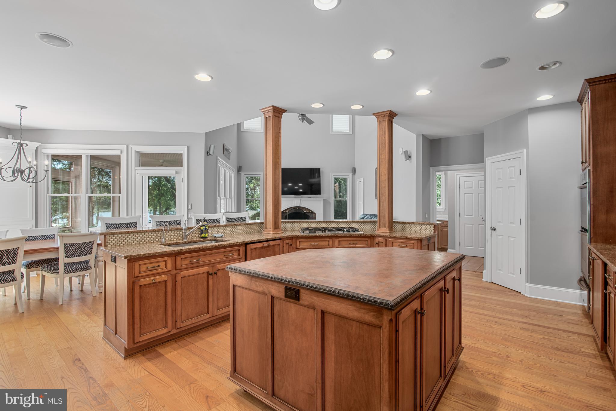 BAILEYS NECK - Residential