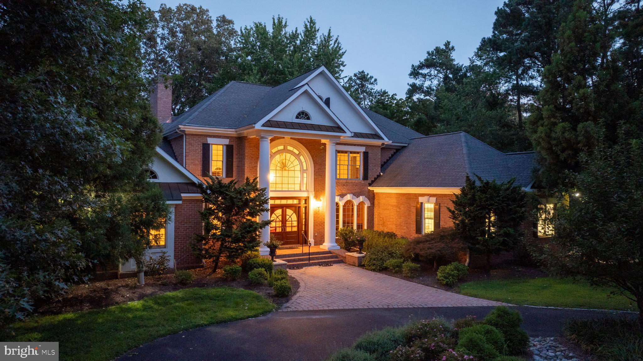 BAILEYS NECK - Residential