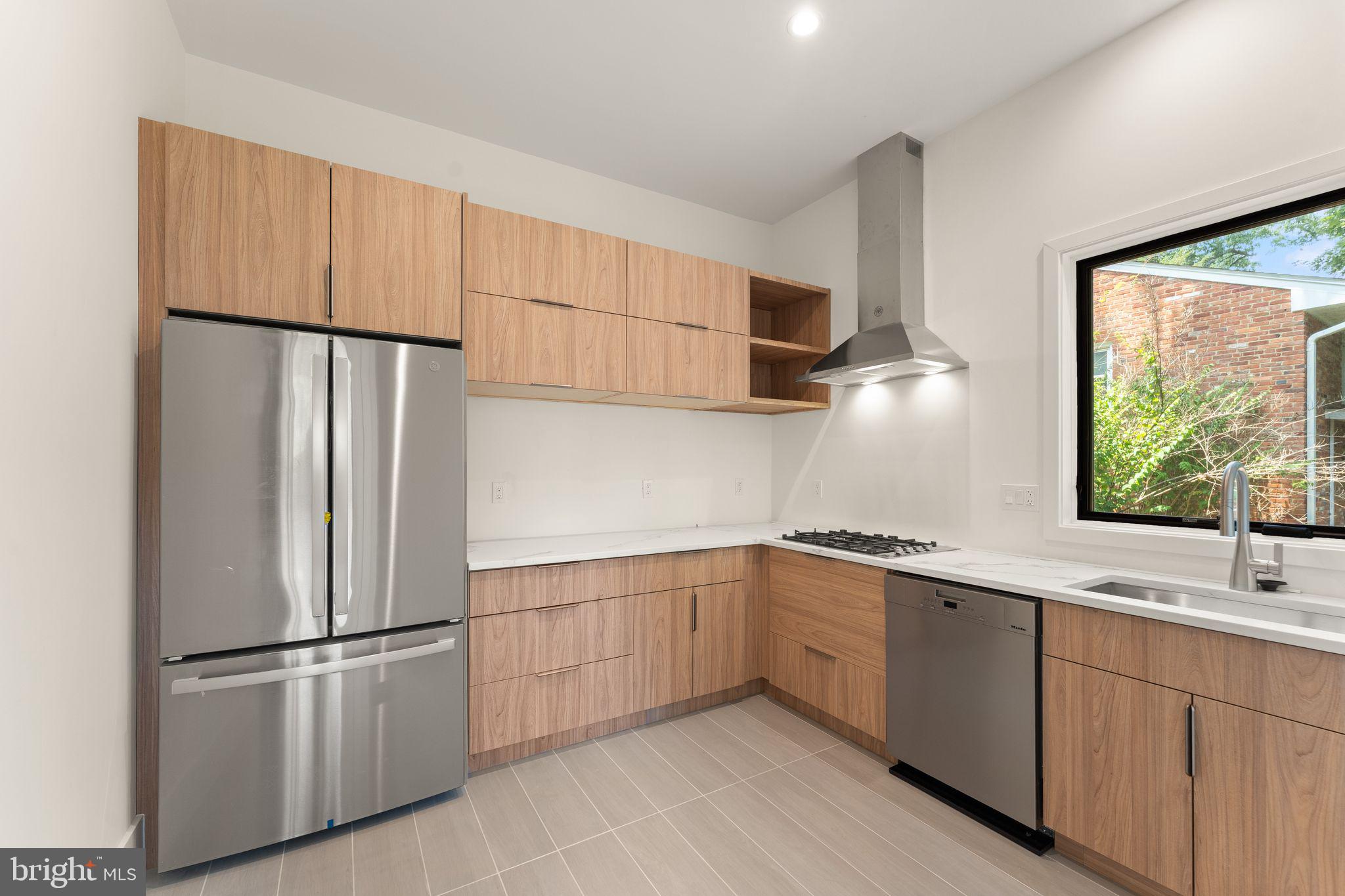 DEVON PARK - Residential