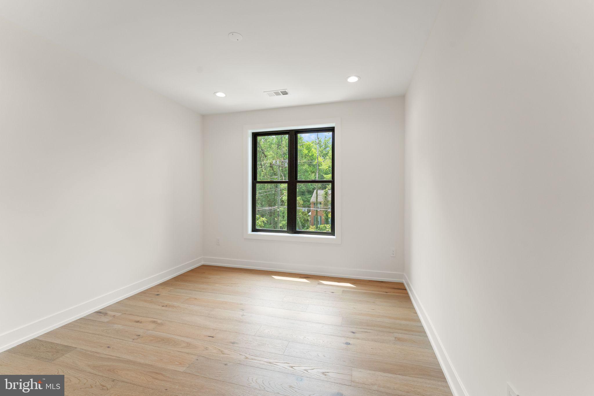 DEVON PARK - Residential