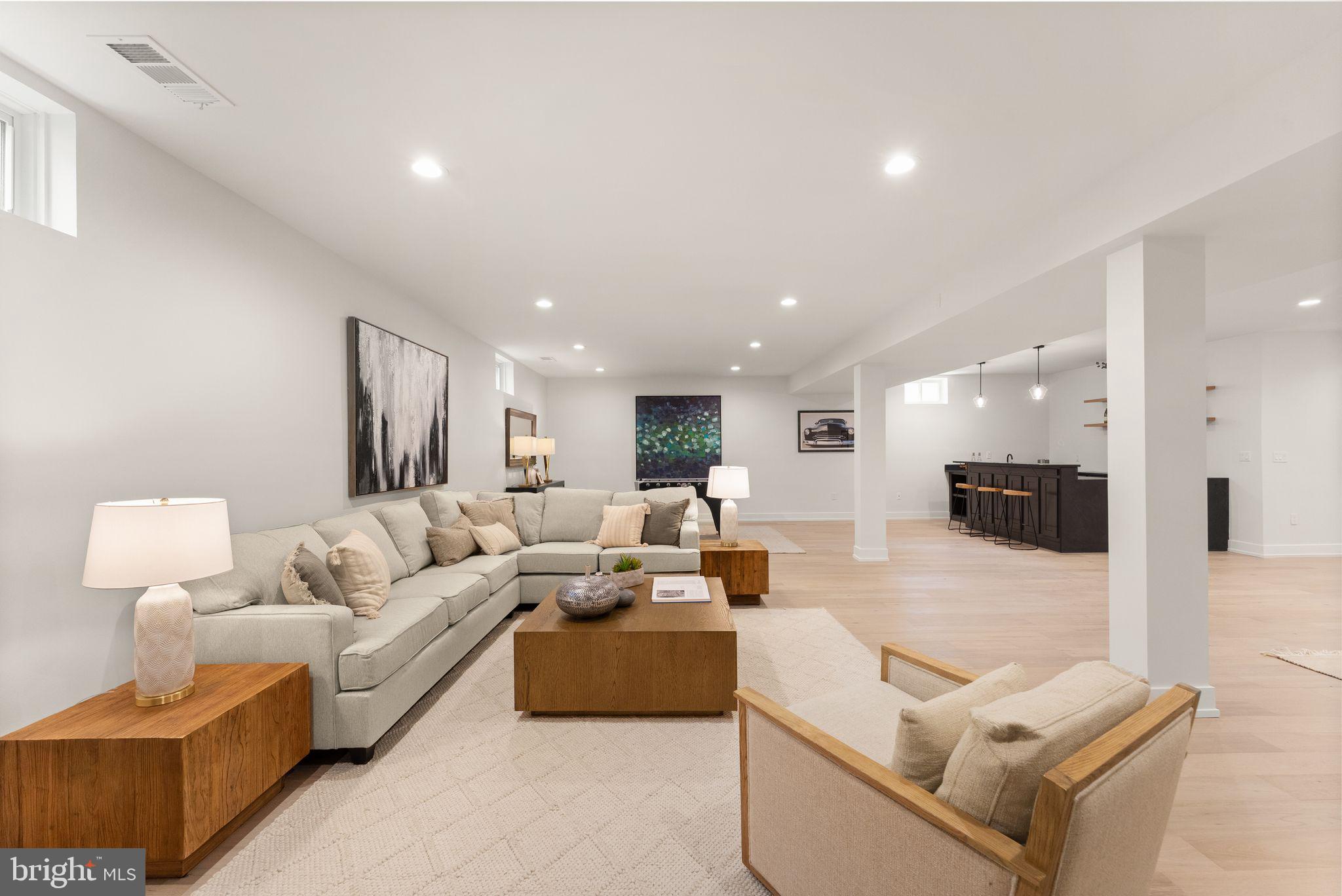 DEVON PARK - Residential