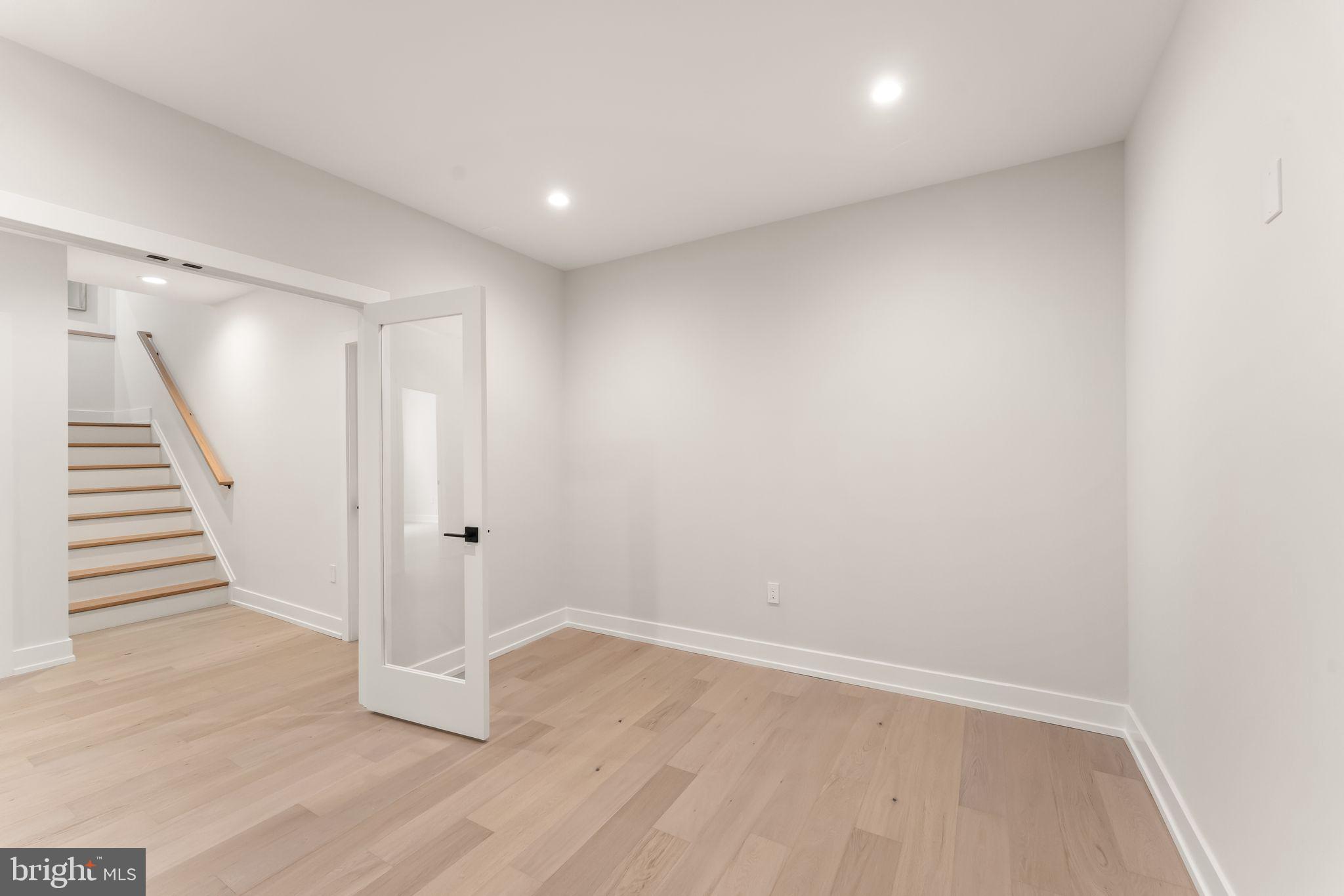DEVON PARK - Residential