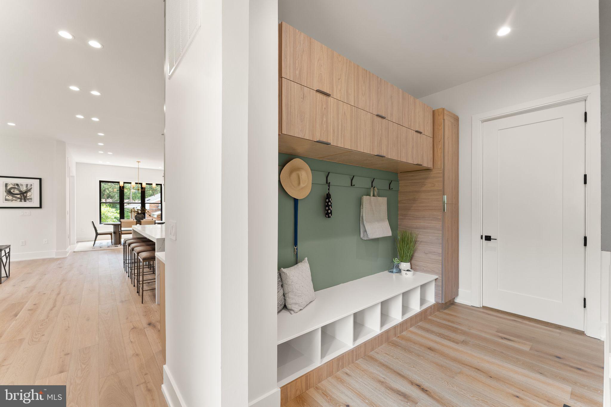 DEVON PARK - Residential