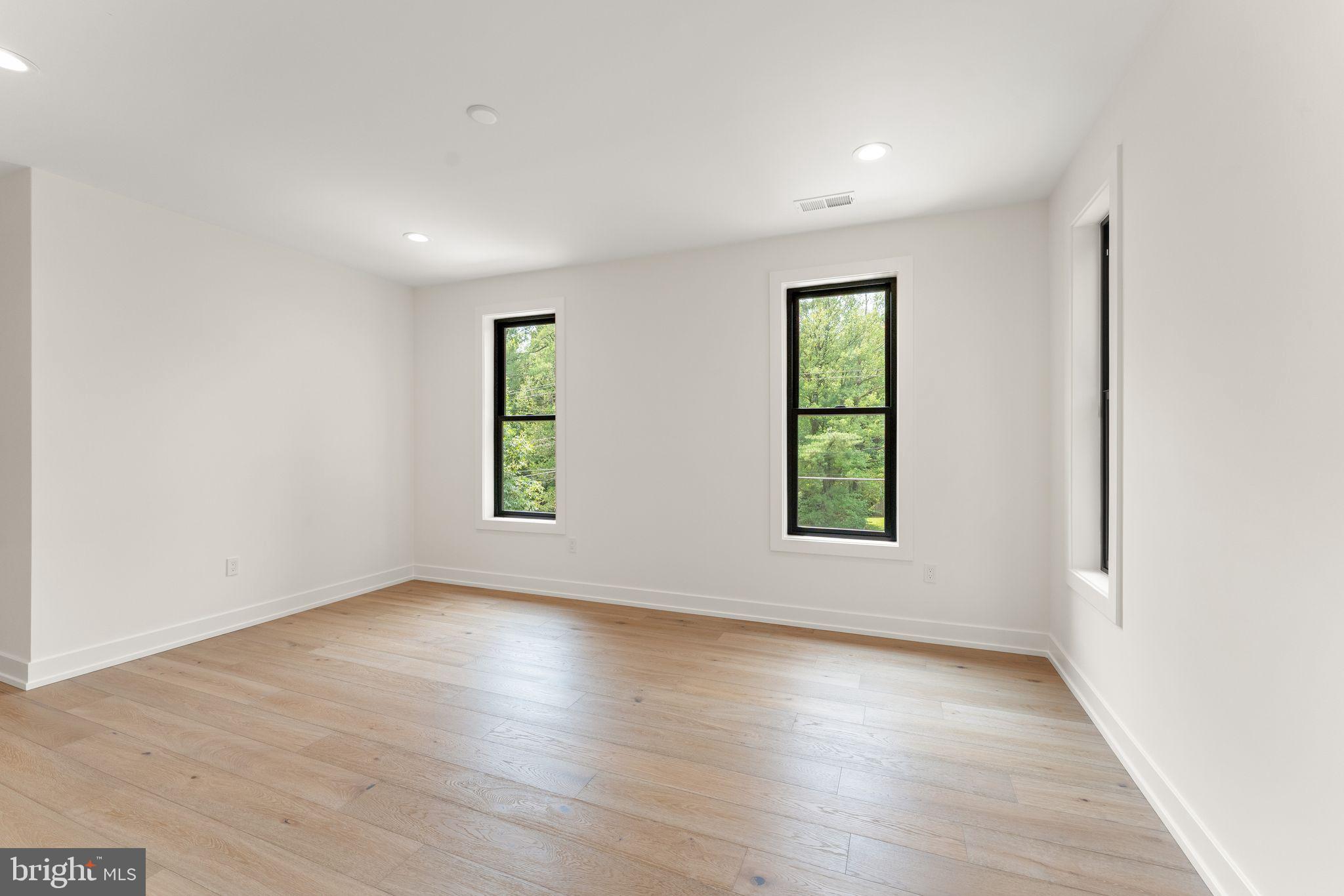 DEVON PARK - Residential