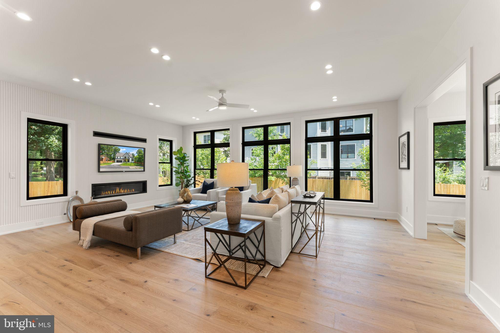 DEVON PARK - Residential
