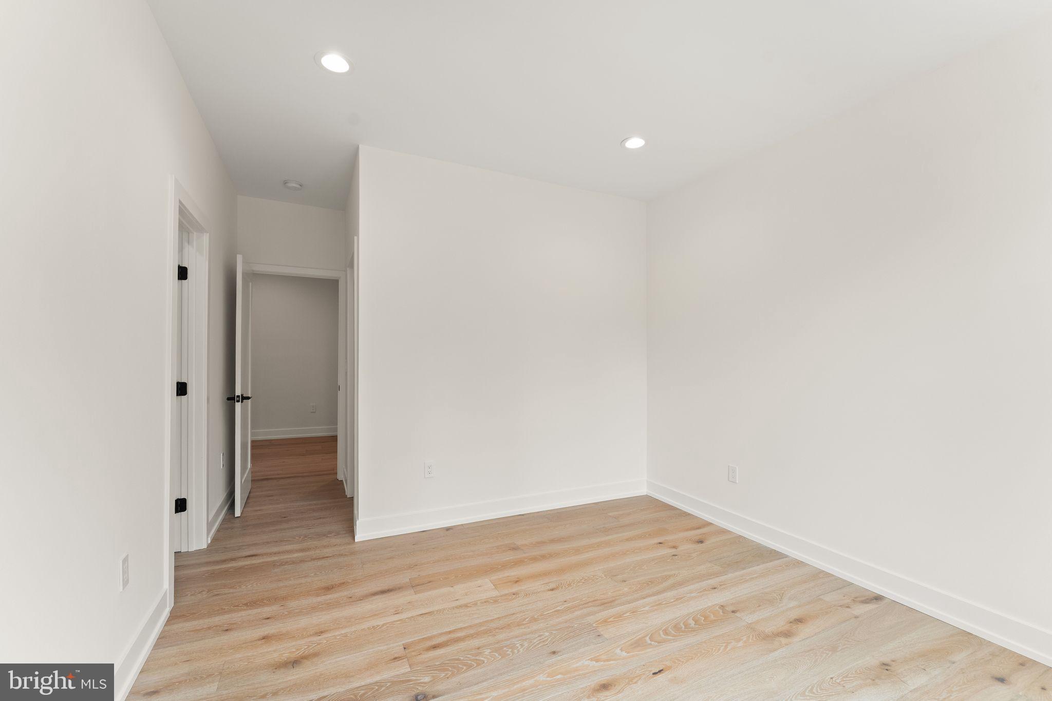 DEVON PARK - Residential